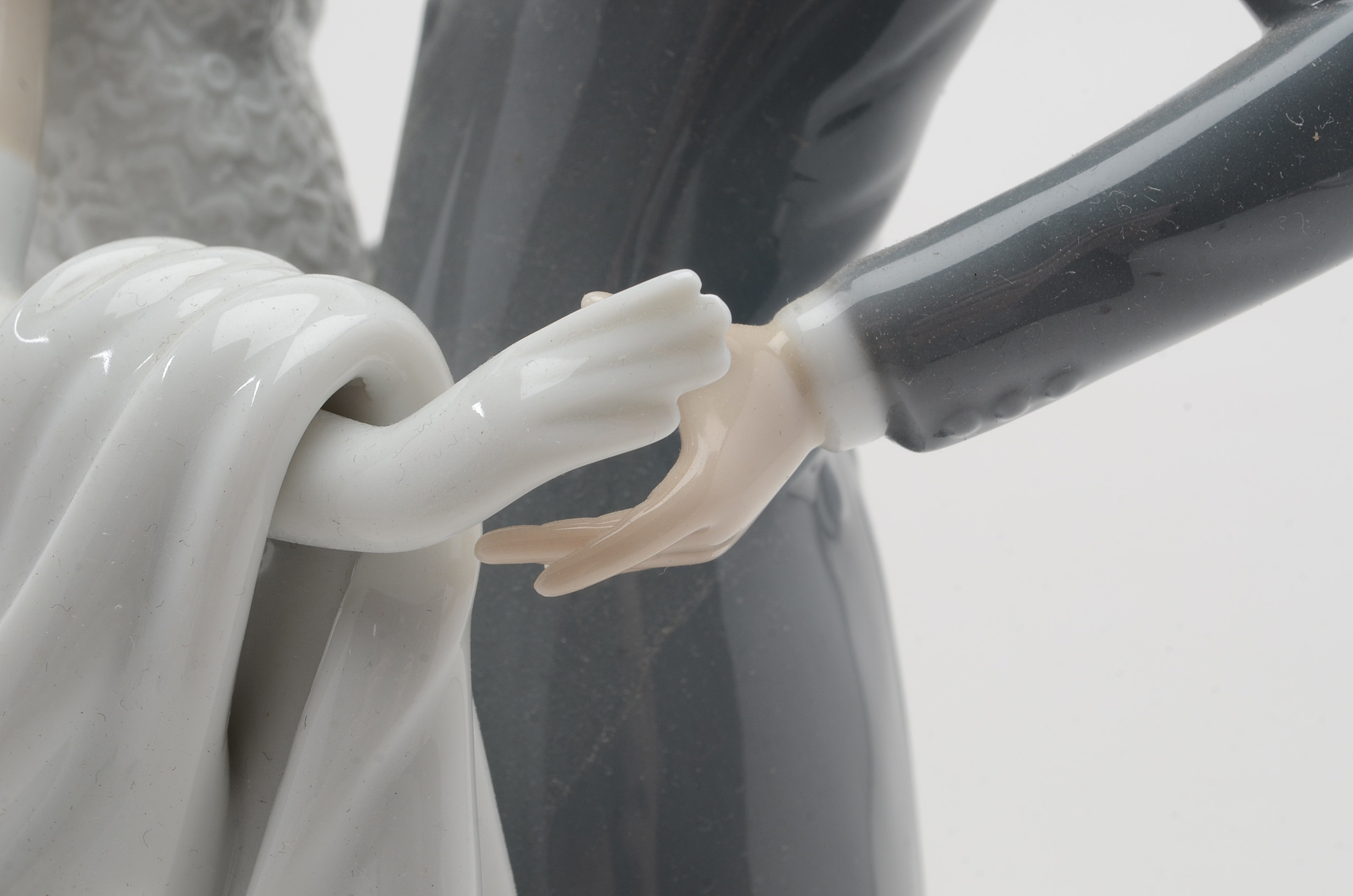 Lladro "I Love You Truly" Porcelain Figurine