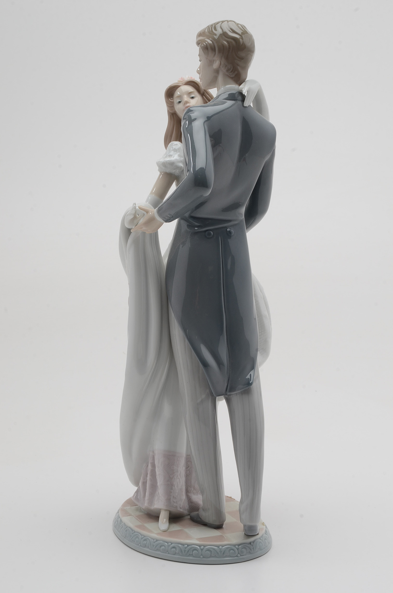 Lladro "I Love You Truly" Porcelain Figurine