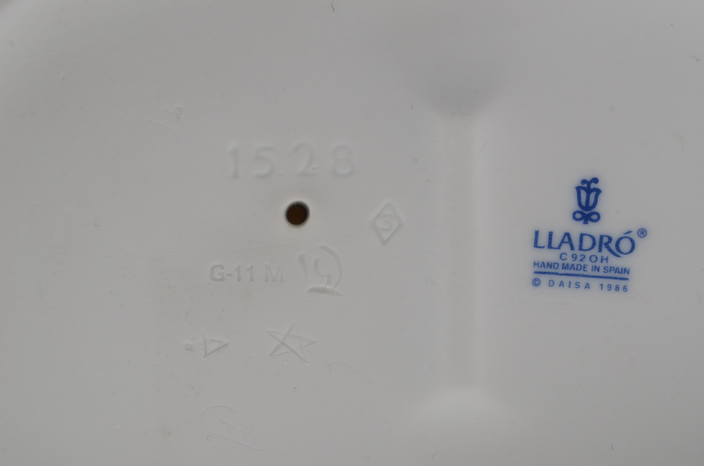 Lladro "I Love You Truly" Porcelain Figurine