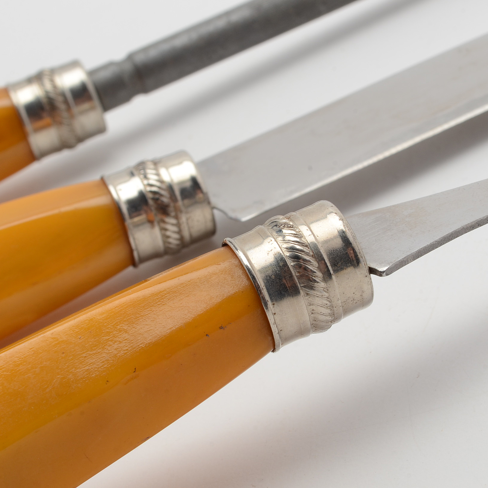 Vintage Molly Pitcher Carving Set with Butterscotch Bakelite Handles