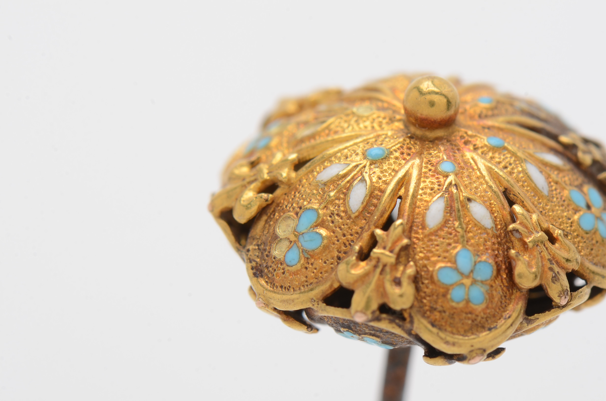 Vintage 14K Yellow Gold Enamel Hat Pin