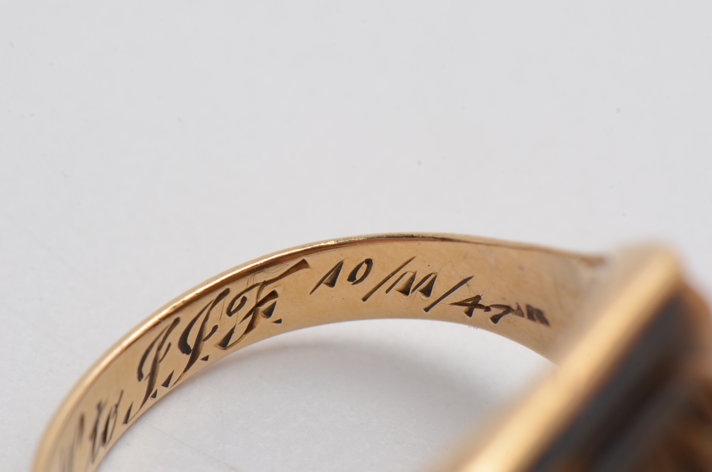 10K Yellow Gold Rectangular Tiger's Eye Cameo Ring