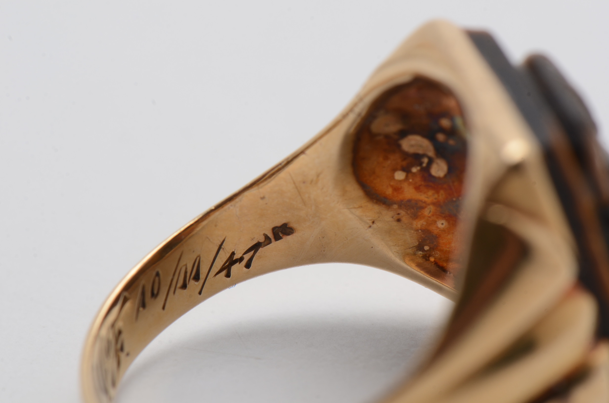 10K Yellow Gold Rectangular Tiger's Eye Cameo Ring