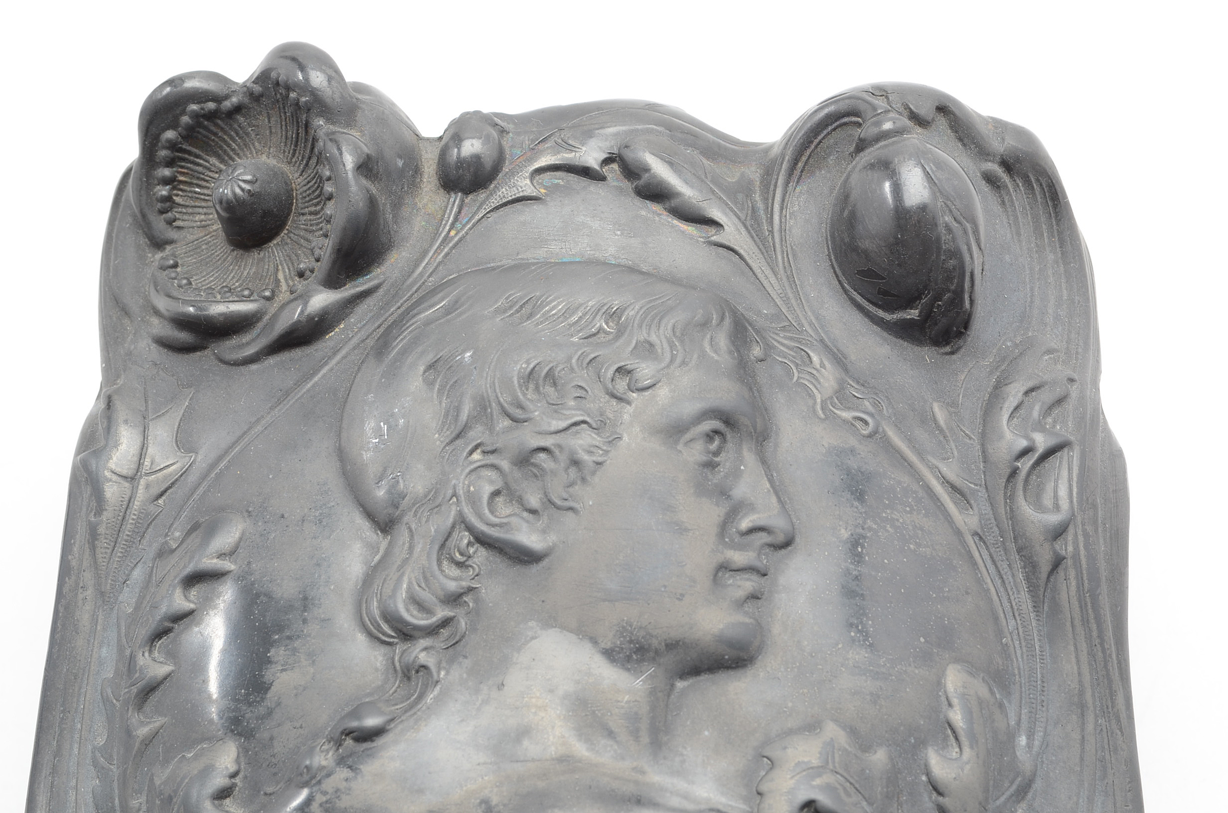 Art Nouveau Hinged Casket and Smaller Purse in Pewter Finish