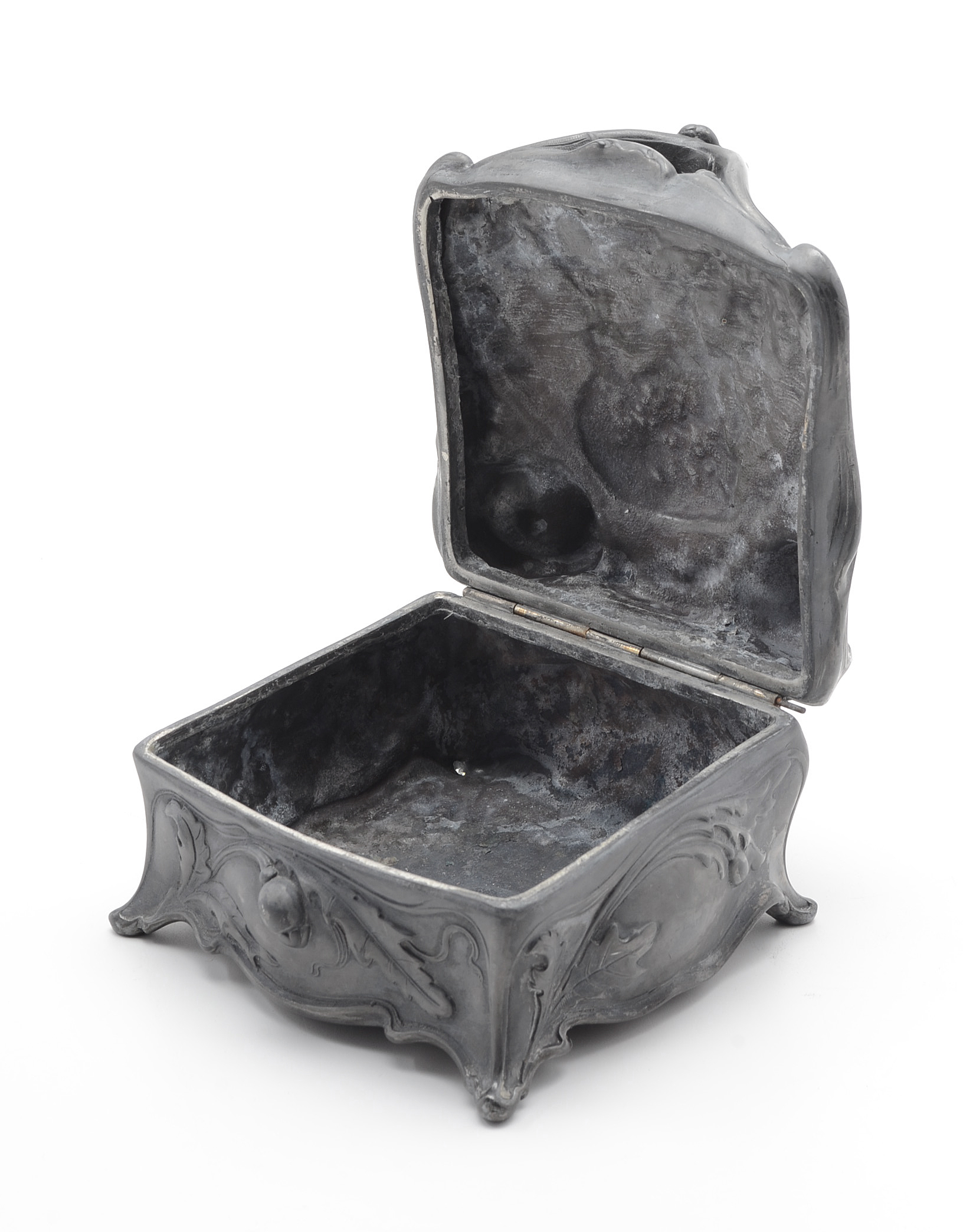 Art Nouveau Hinged Casket and Smaller Purse in Pewter Finish