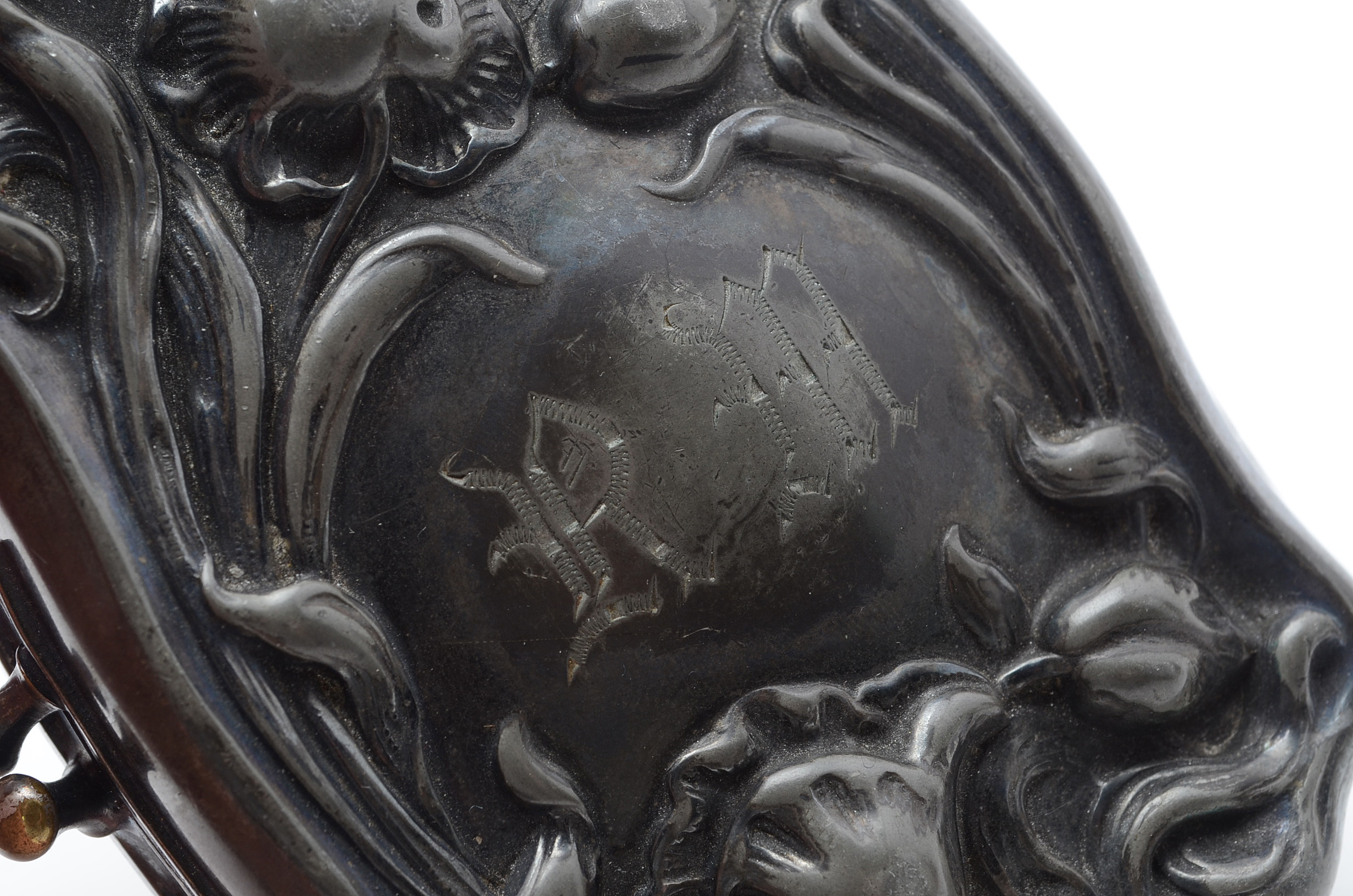 Art Nouveau Hinged Casket and Smaller Purse in Pewter Finish