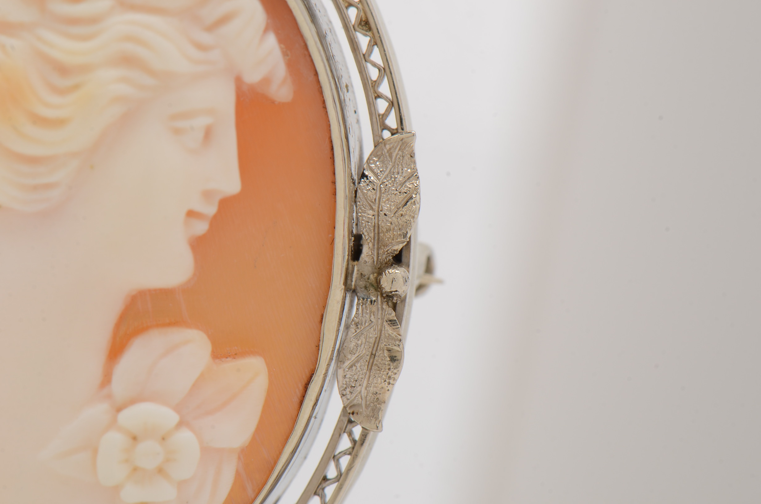 Vintage 14K White Gold Filigree and Carved Shell Cameo Converter Pendant Brooch