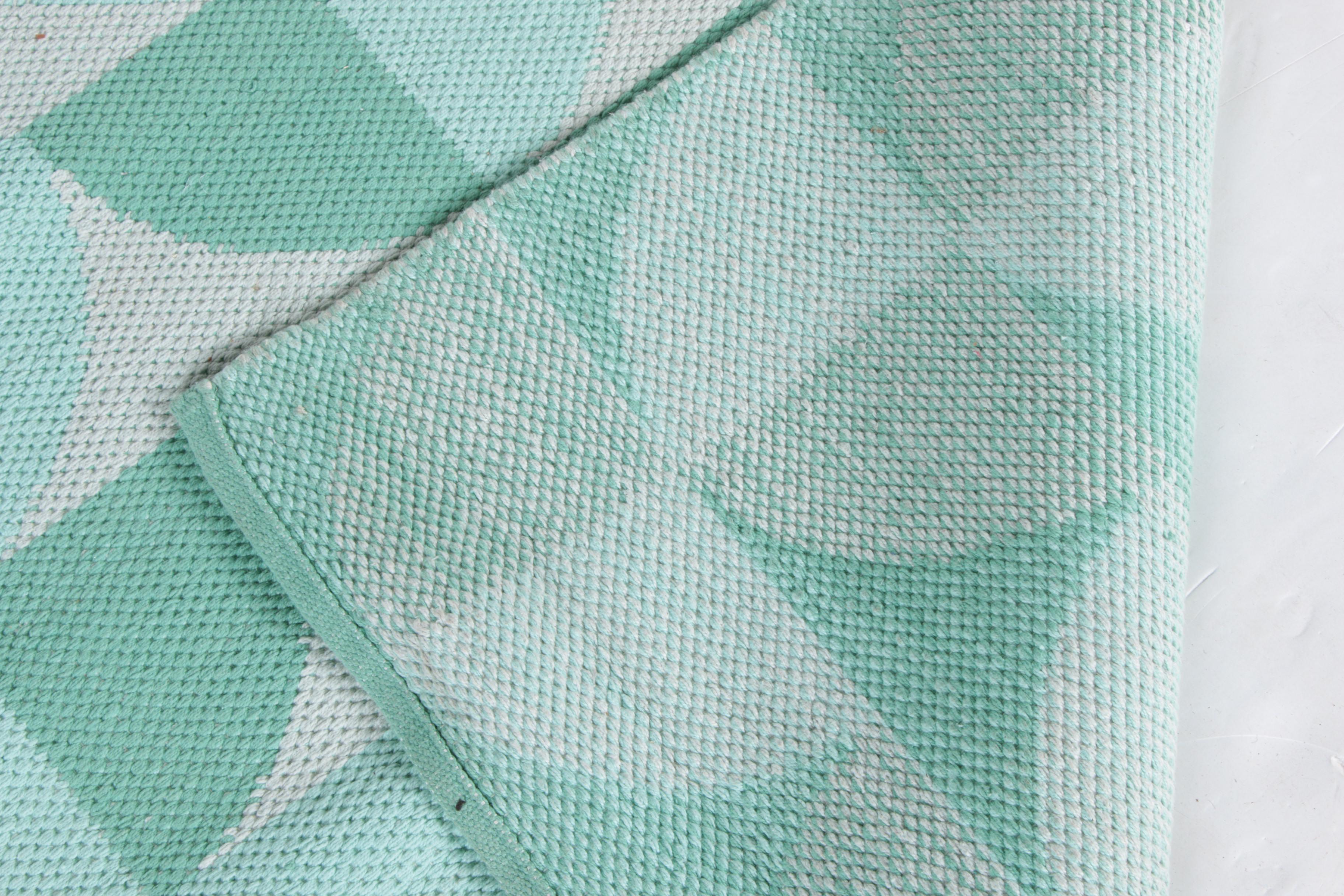 Indoor/Outdoor Contemporary Area Rug