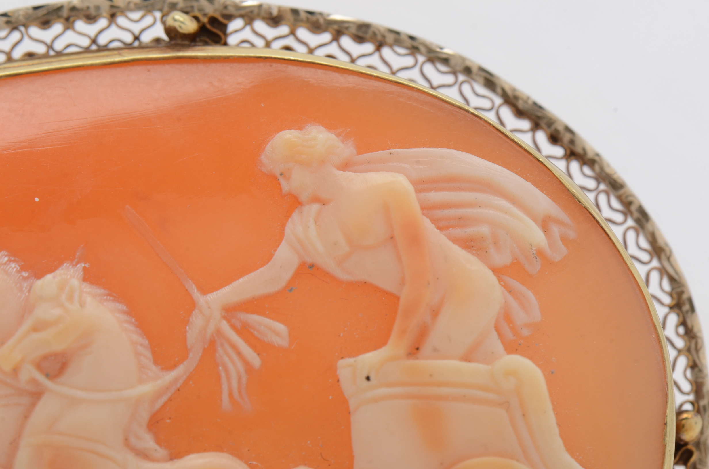 14K Yellow Gold Filigree Mounted Carved Cameo Converter Pendant Brooch