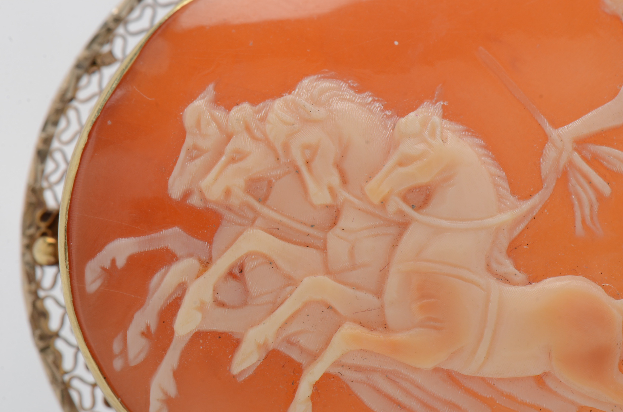 14K Yellow Gold Filigree Mounted Carved Cameo Converter Pendant Brooch