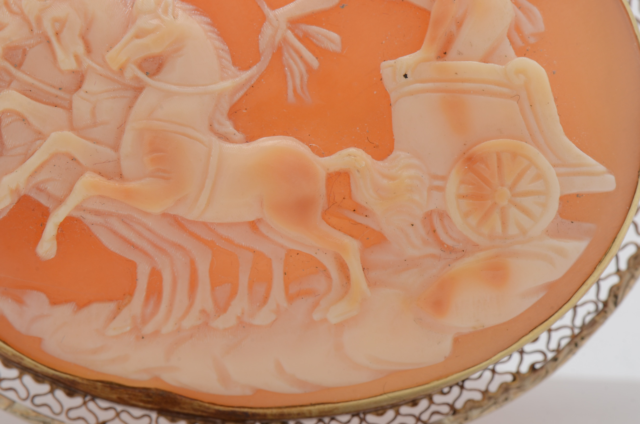 14K Yellow Gold Filigree Mounted Carved Cameo Converter Pendant Brooch