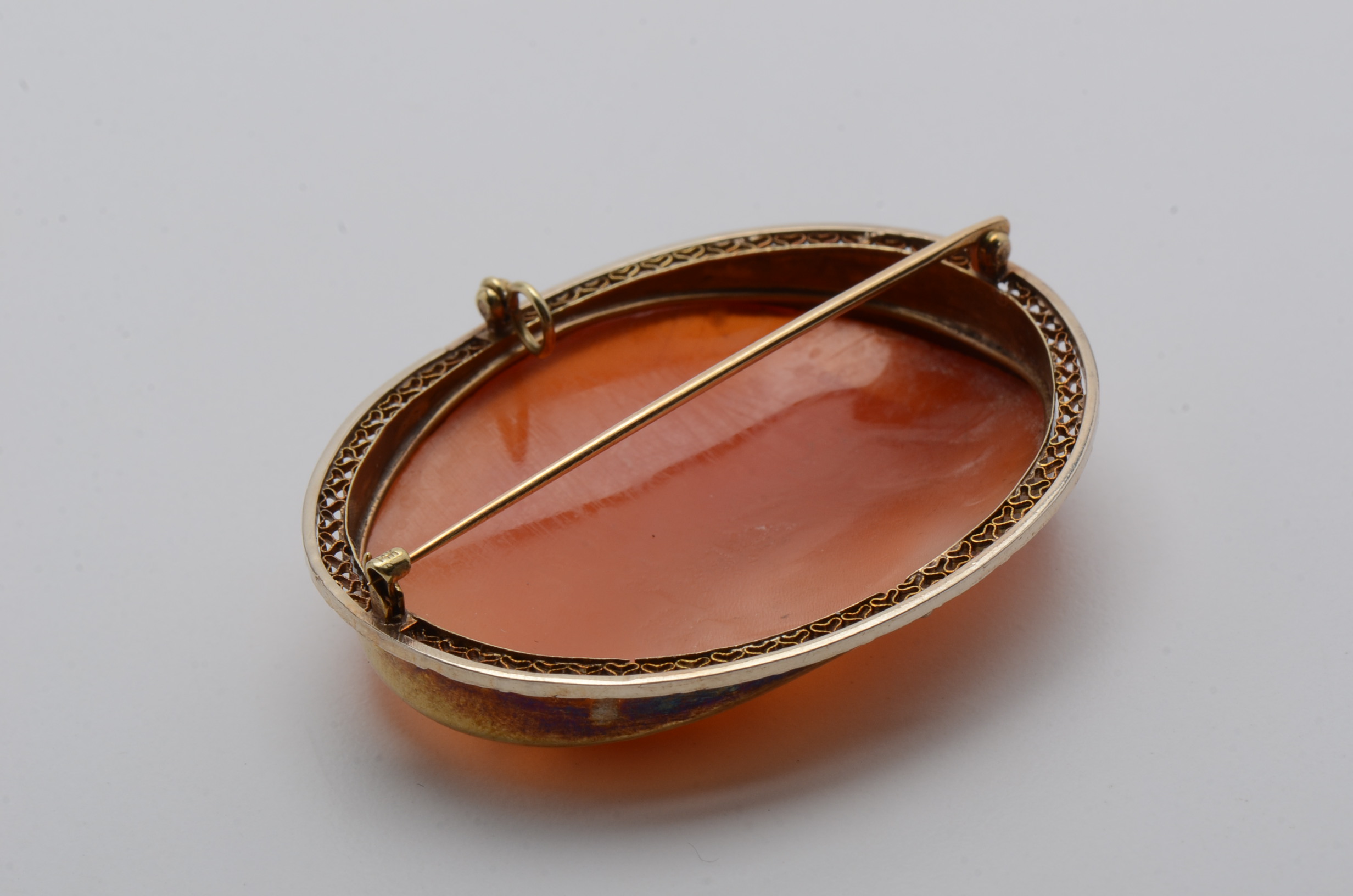 14K Yellow Gold Filigree Mounted Carved Cameo Converter Pendant Brooch