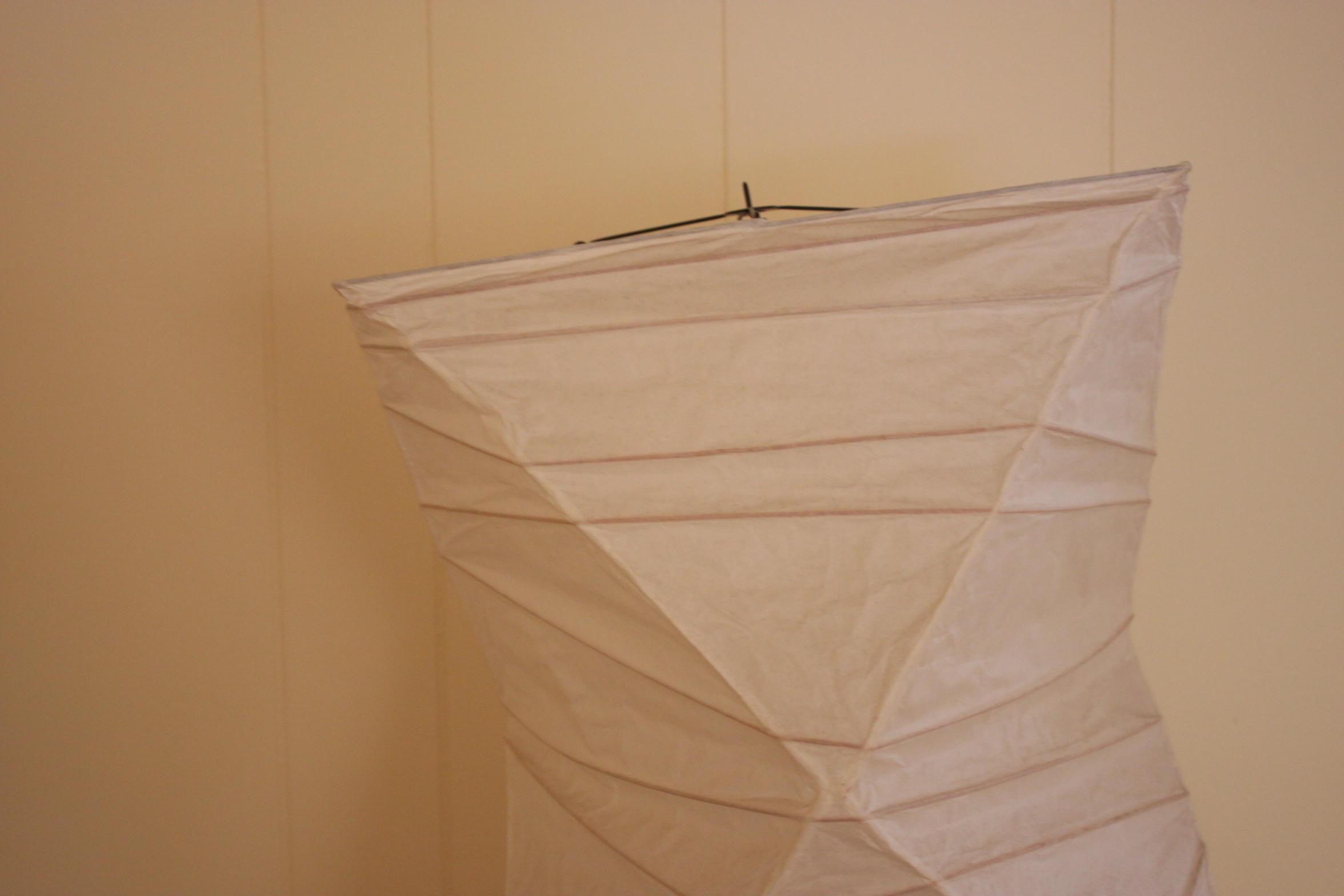 Vintage Mid Century Modern Isamu Noguchi "26N" Washi Paper Table Lamp