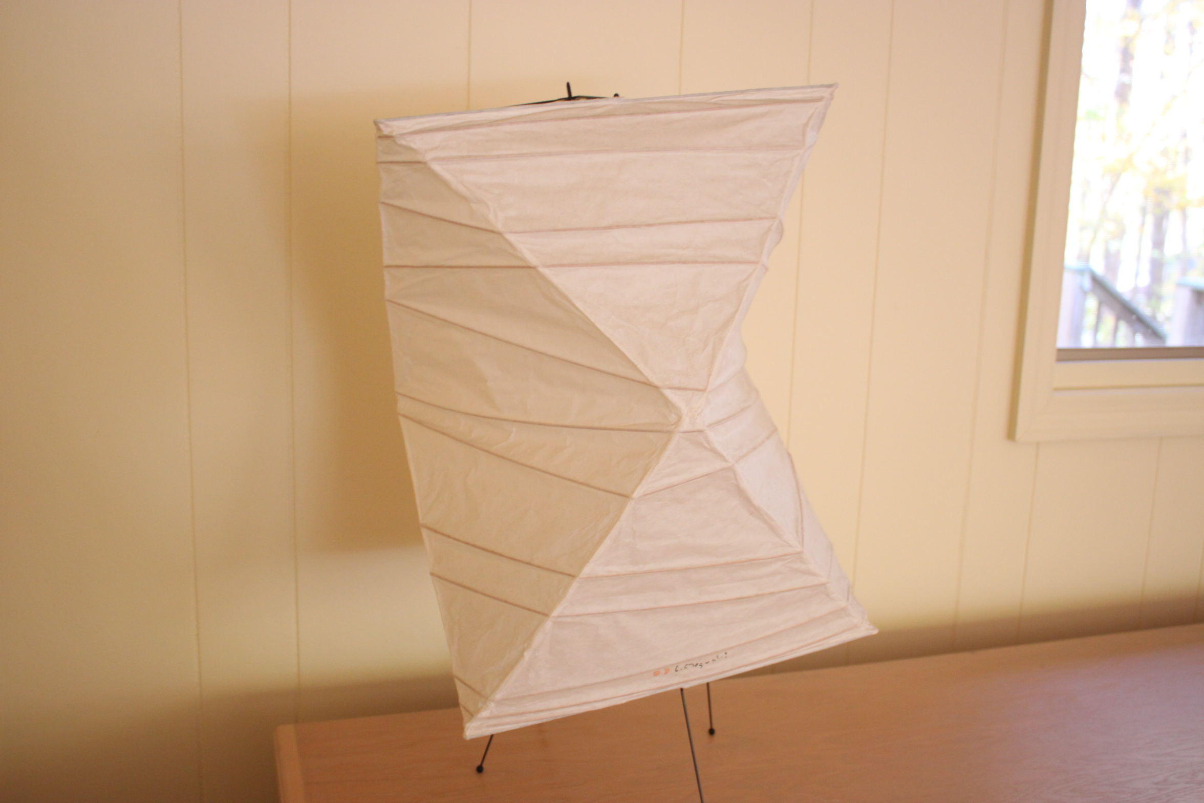 Vintage Mid Century Modern Isamu Noguchi "26N" Washi Paper Table Lamp