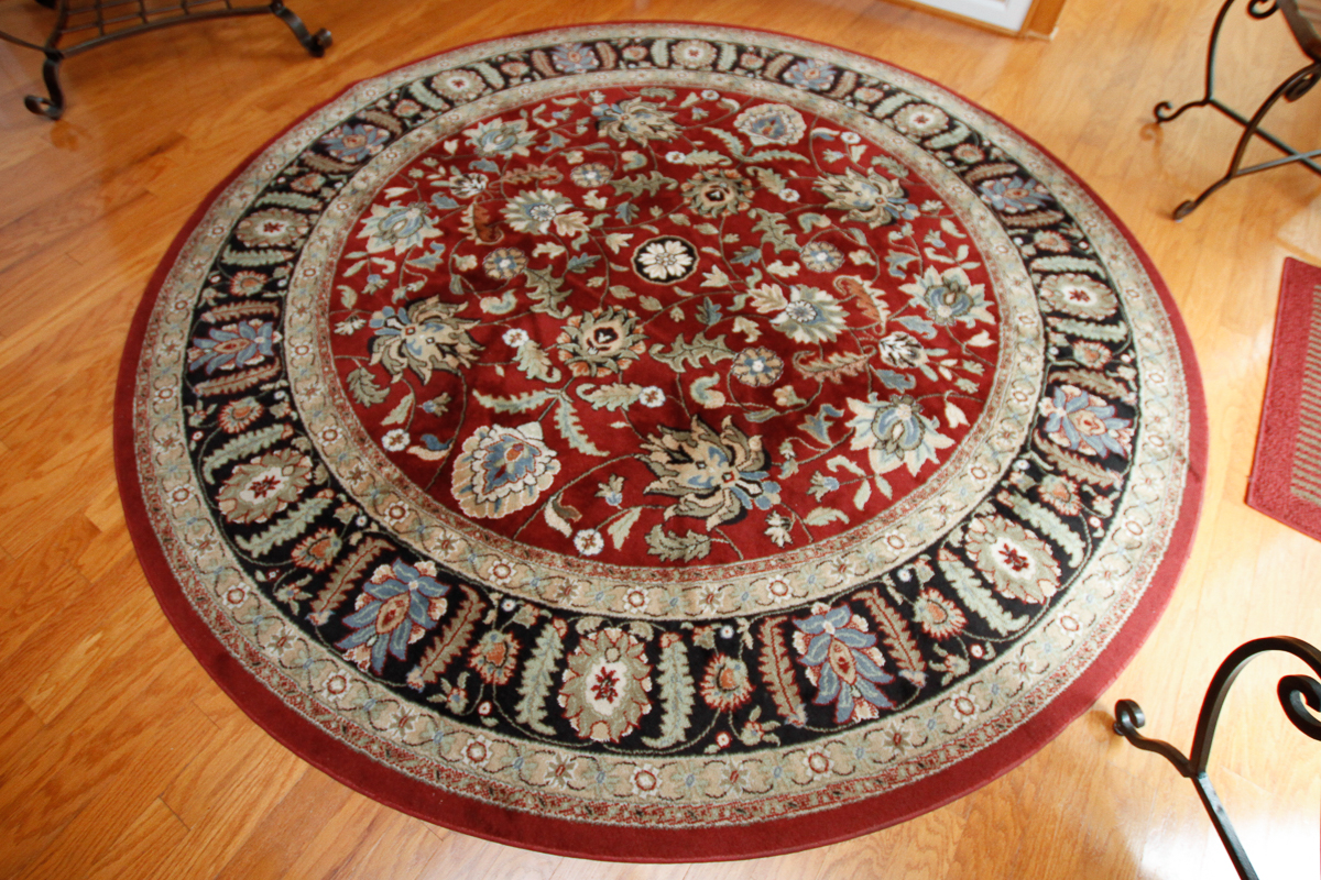 Power-Loomed Belgian Karastan "Palazzo Verona" Round Area Rug