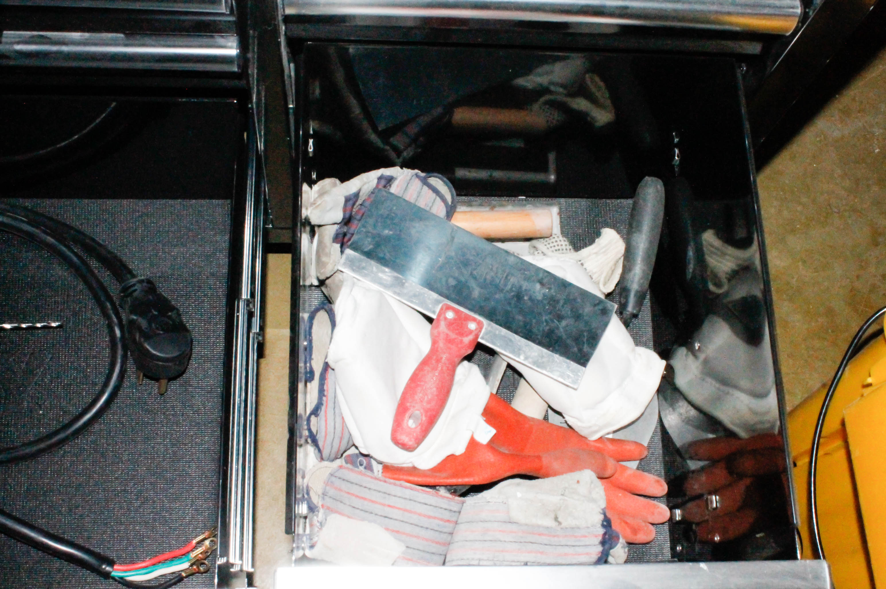 Husky Metal Rolling Tool Cabinet