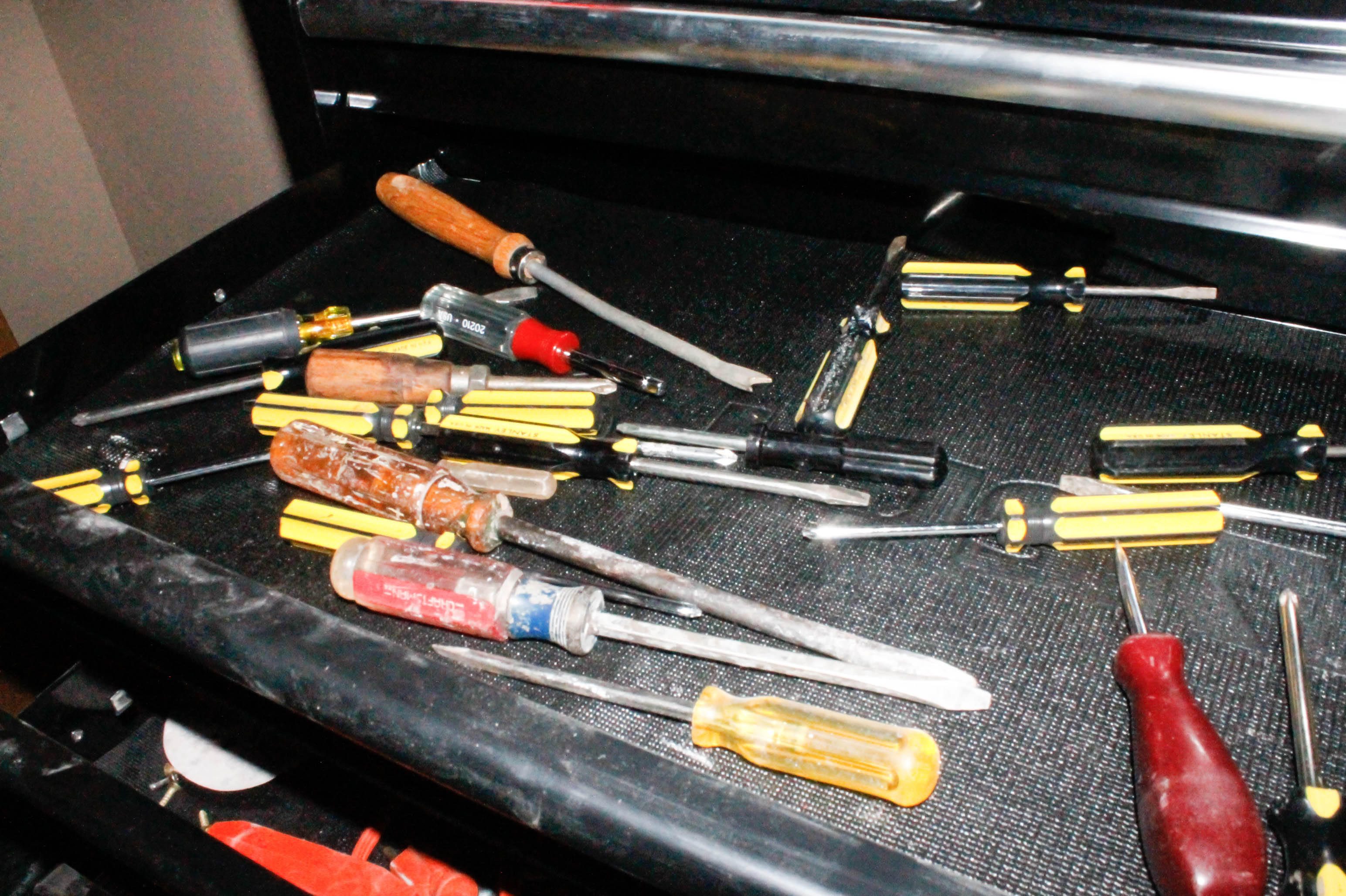 Husky Metal Rolling Tool Cabinet