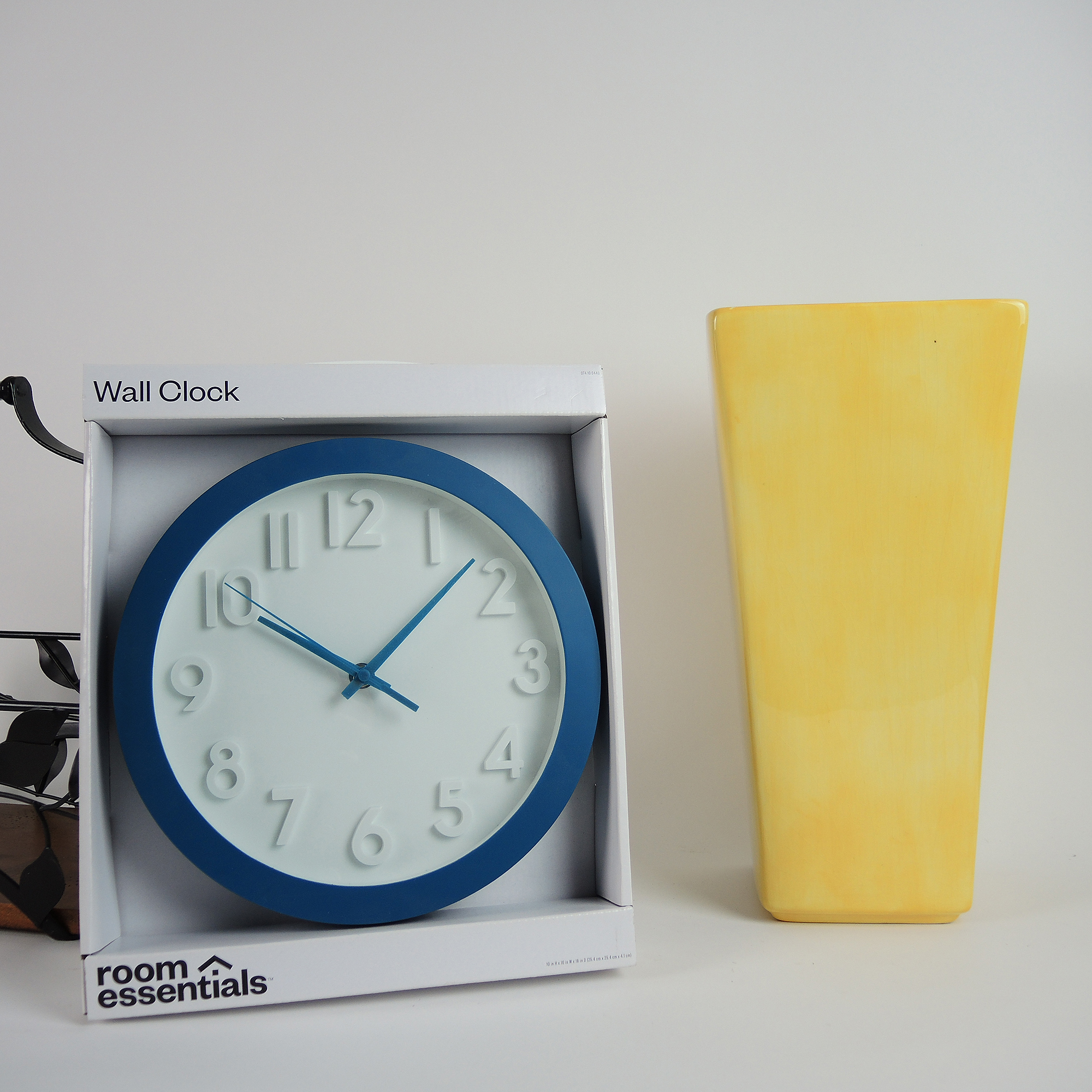 Selection of Assorted Modern Décor