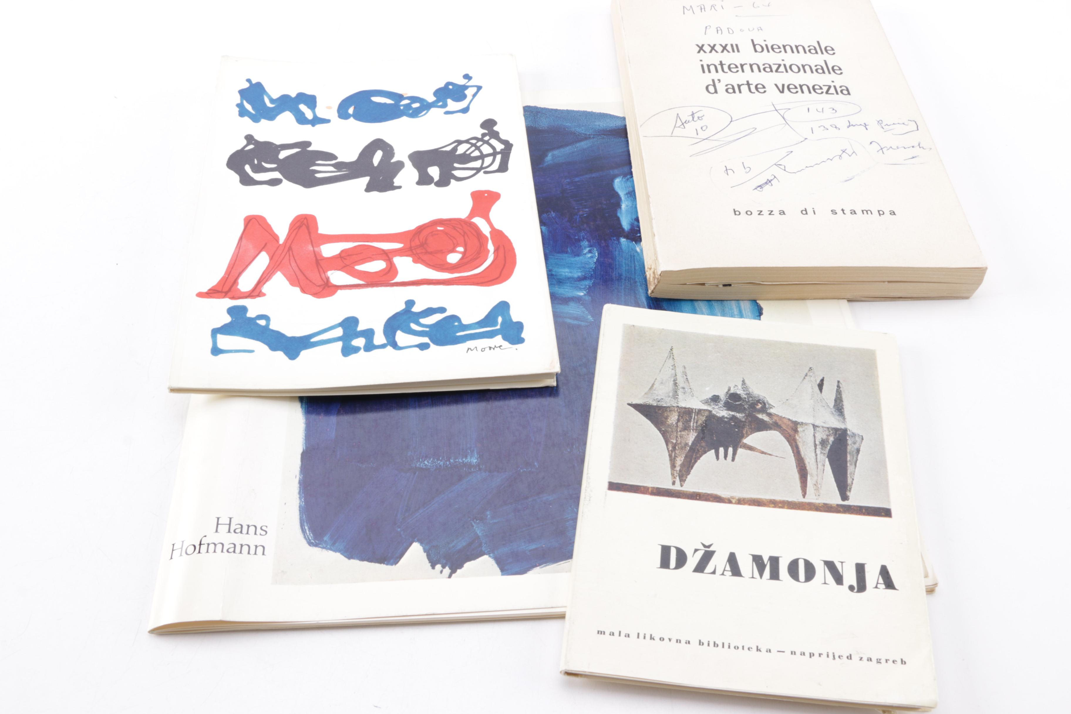 Assortment of Vintage Art Gallery Booklets