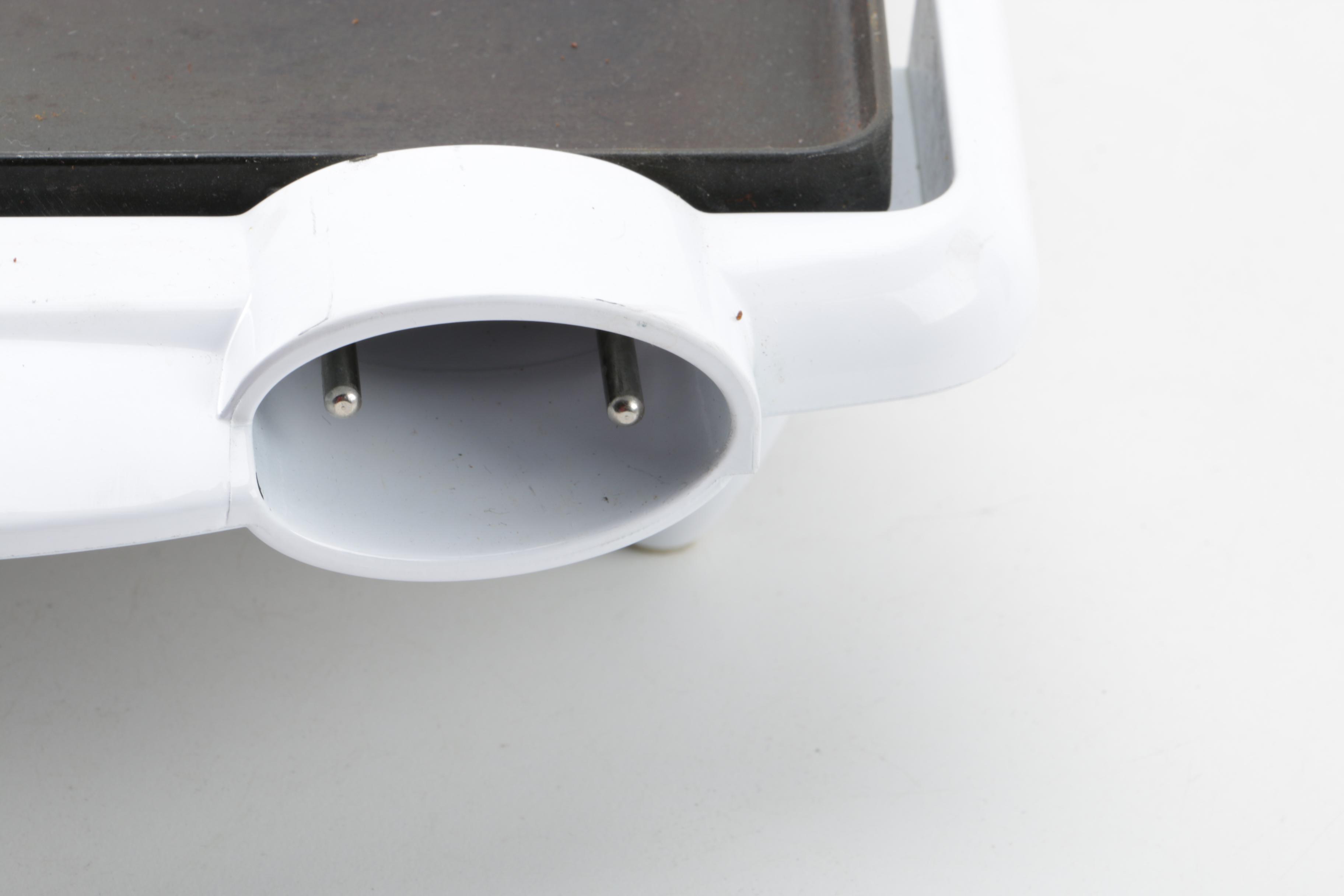 Assorted Kitchen Appliances