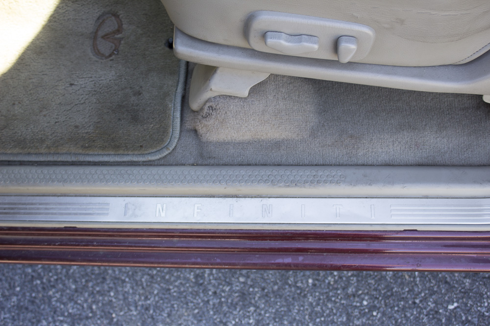 2001 Infiniti QX4 SUV