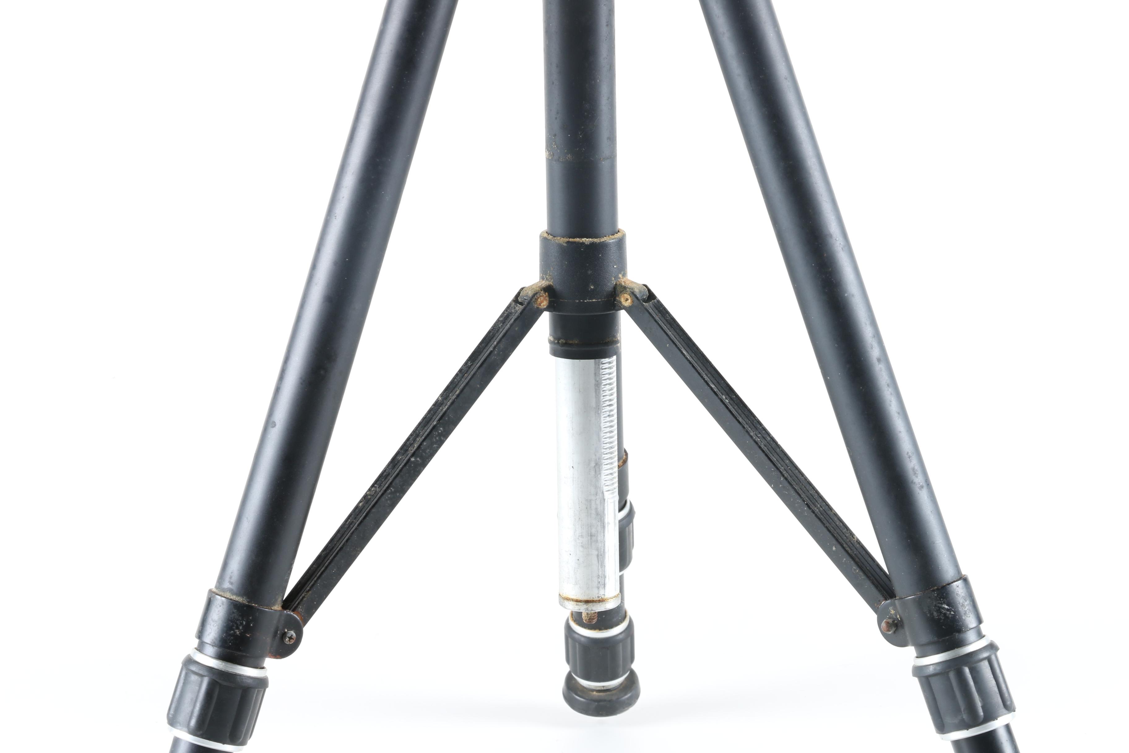Nikon Fieldscope with Celestron Tripod