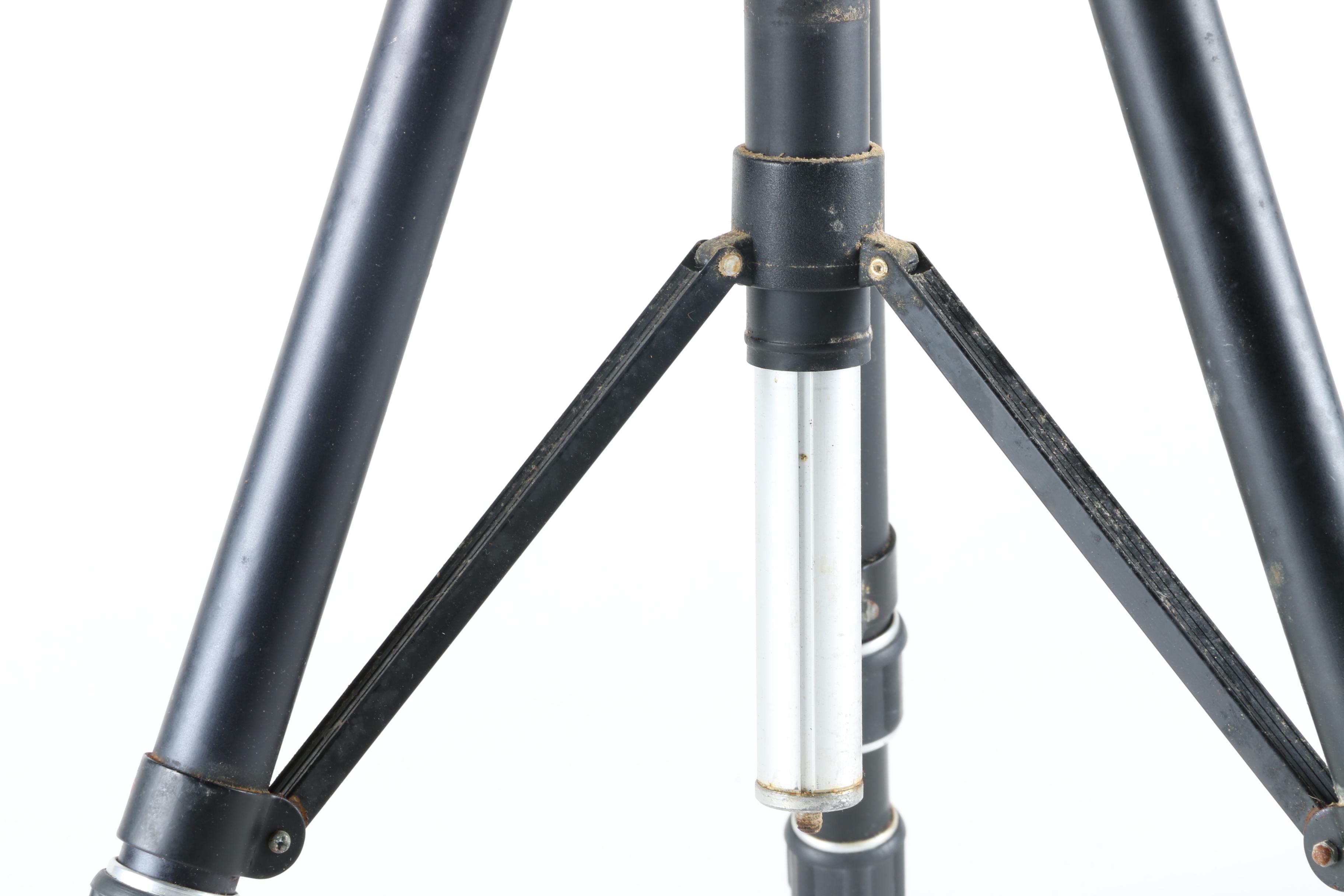 Nikon Fieldscope with Celestron Tripod