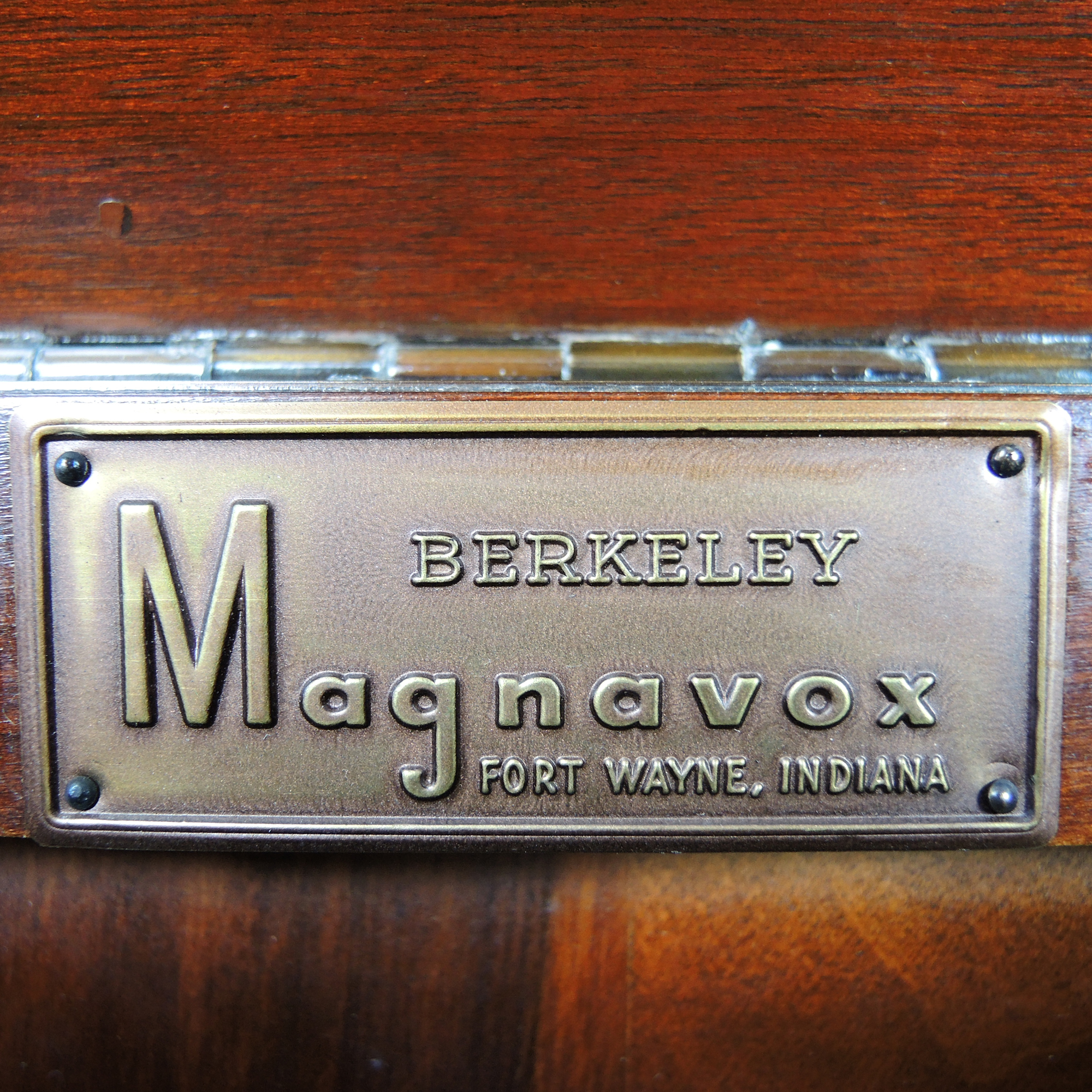 Magnavox "Berkeley" Model 134 Series Radio Phonograph