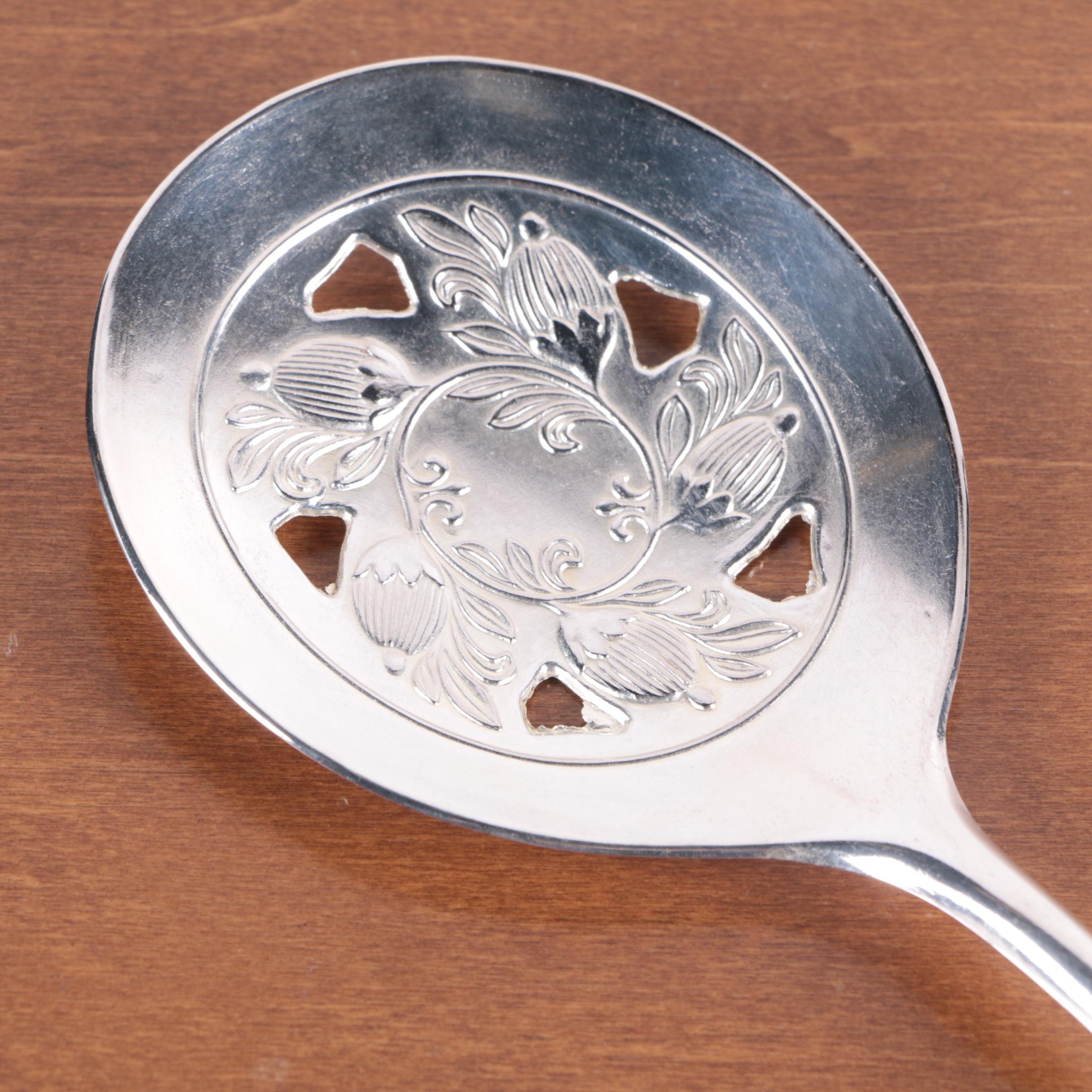 1881 Rogers by Oneida "Baroque Rose" Silver Plate Flatware with Chest