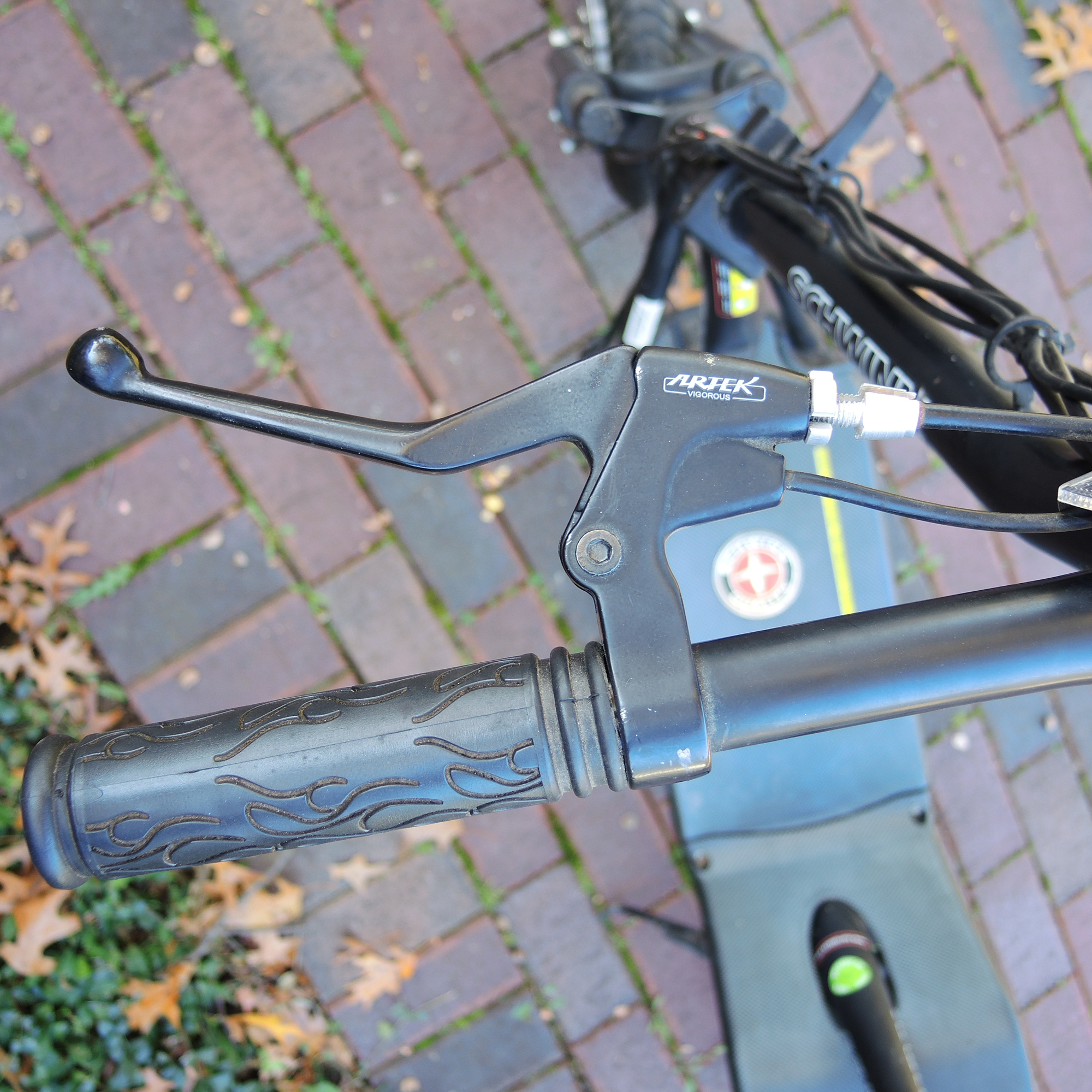 Schwinn Stealth 1000 Electric Scooter