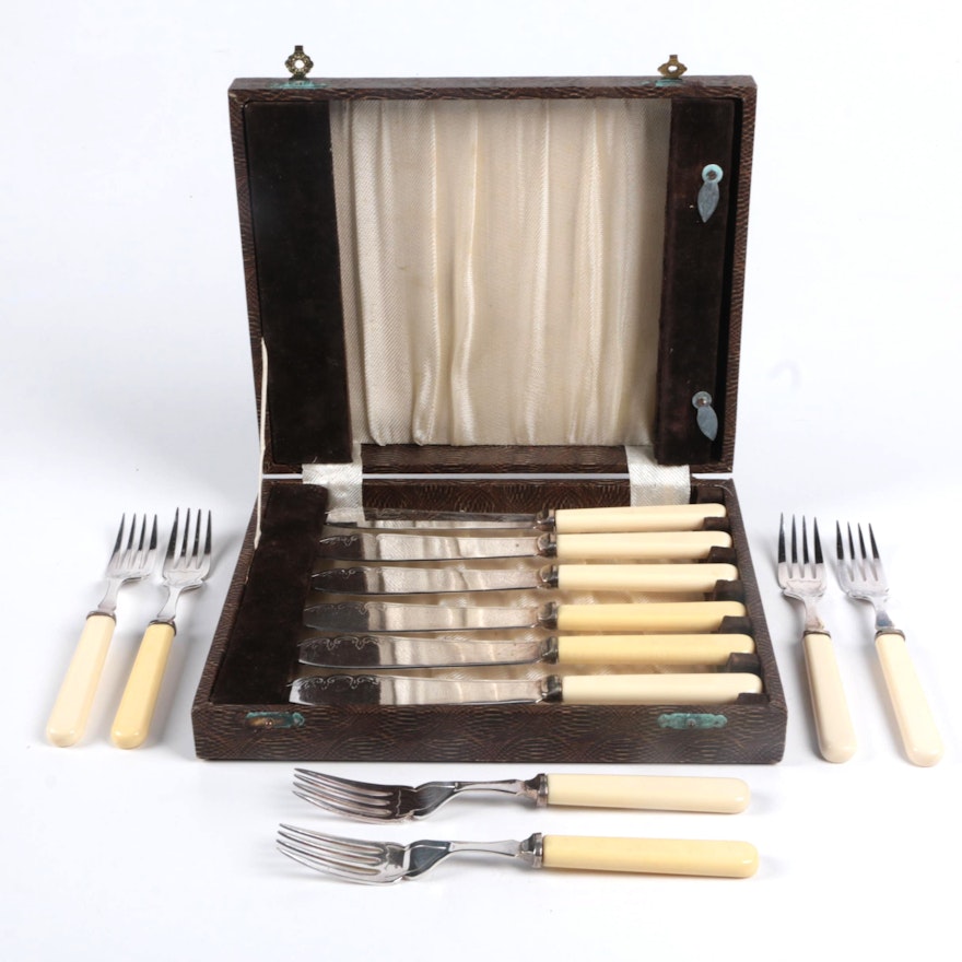 Silver Plate Fish Set with Plastic Handles in Flatware Chest