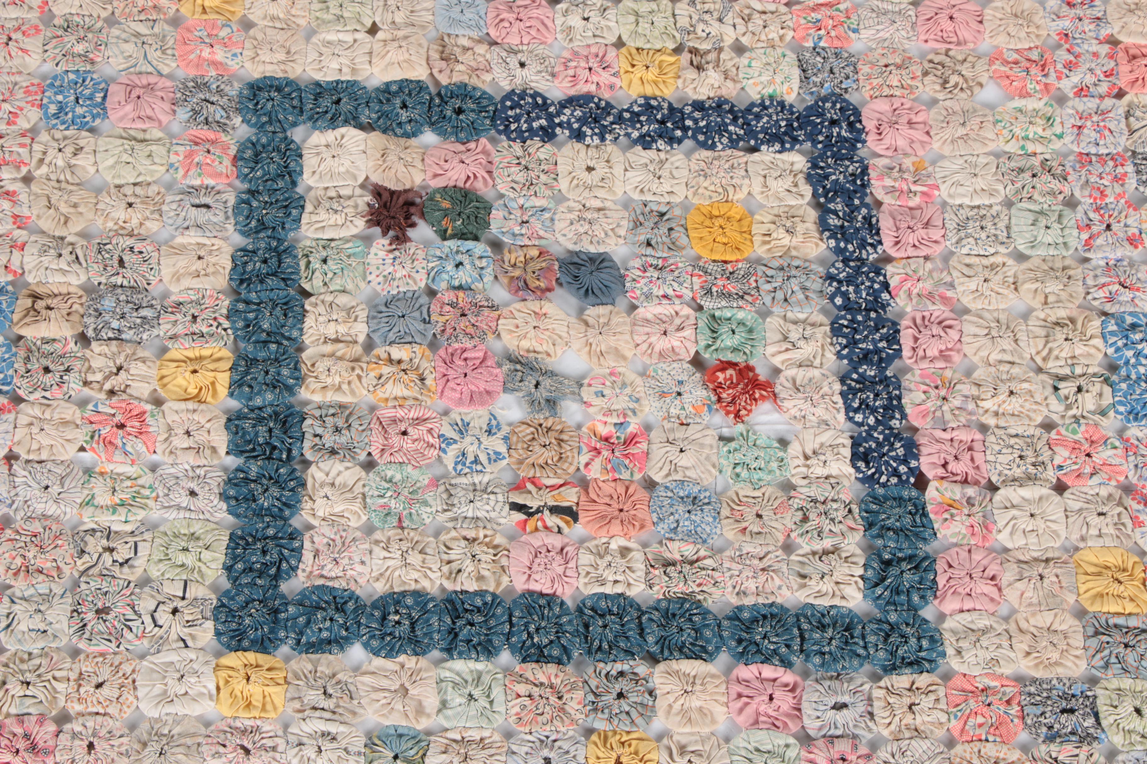 Vintage Handmade Yo-Yo Quilt