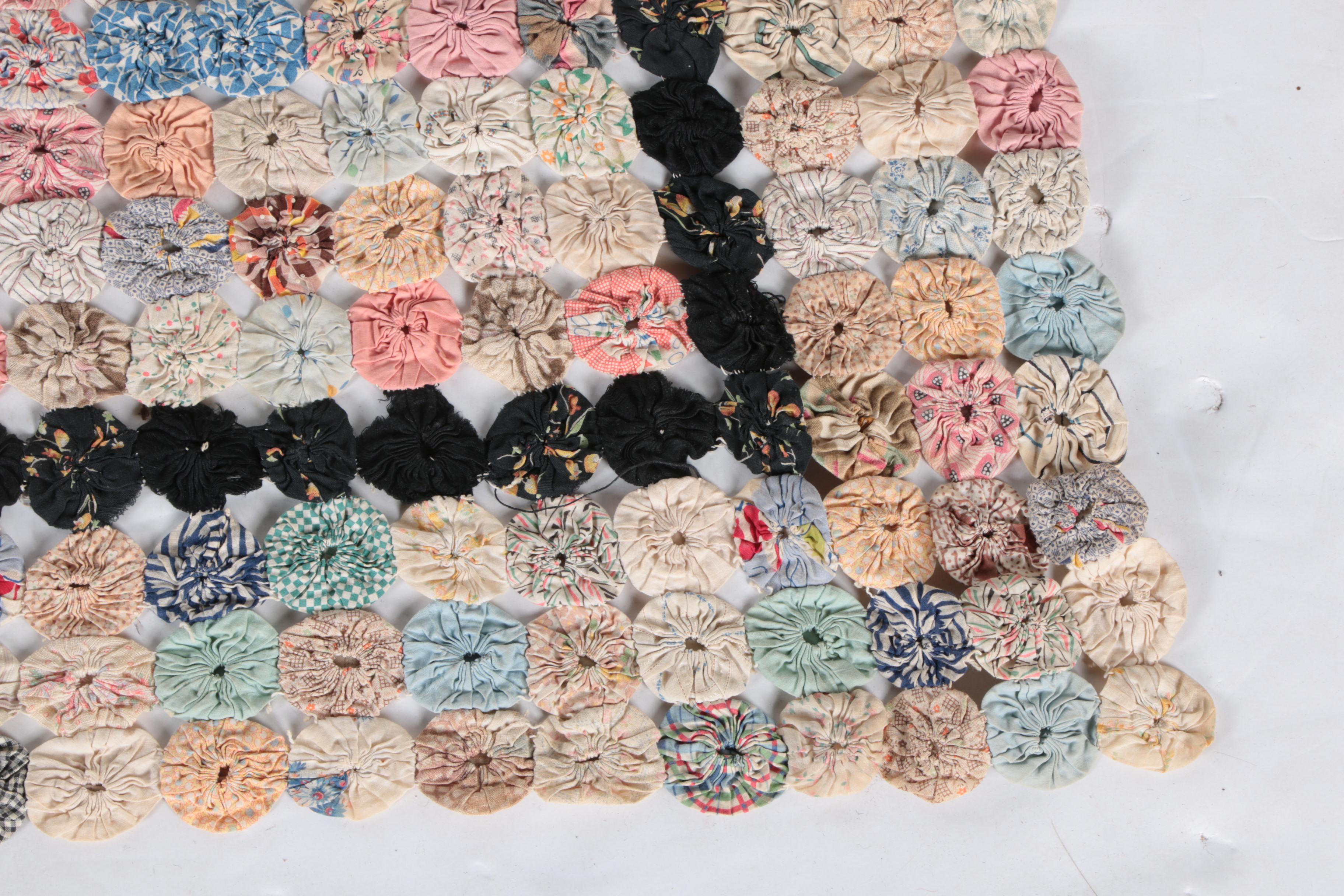 Vintage Handmade Yo-Yo Quilt