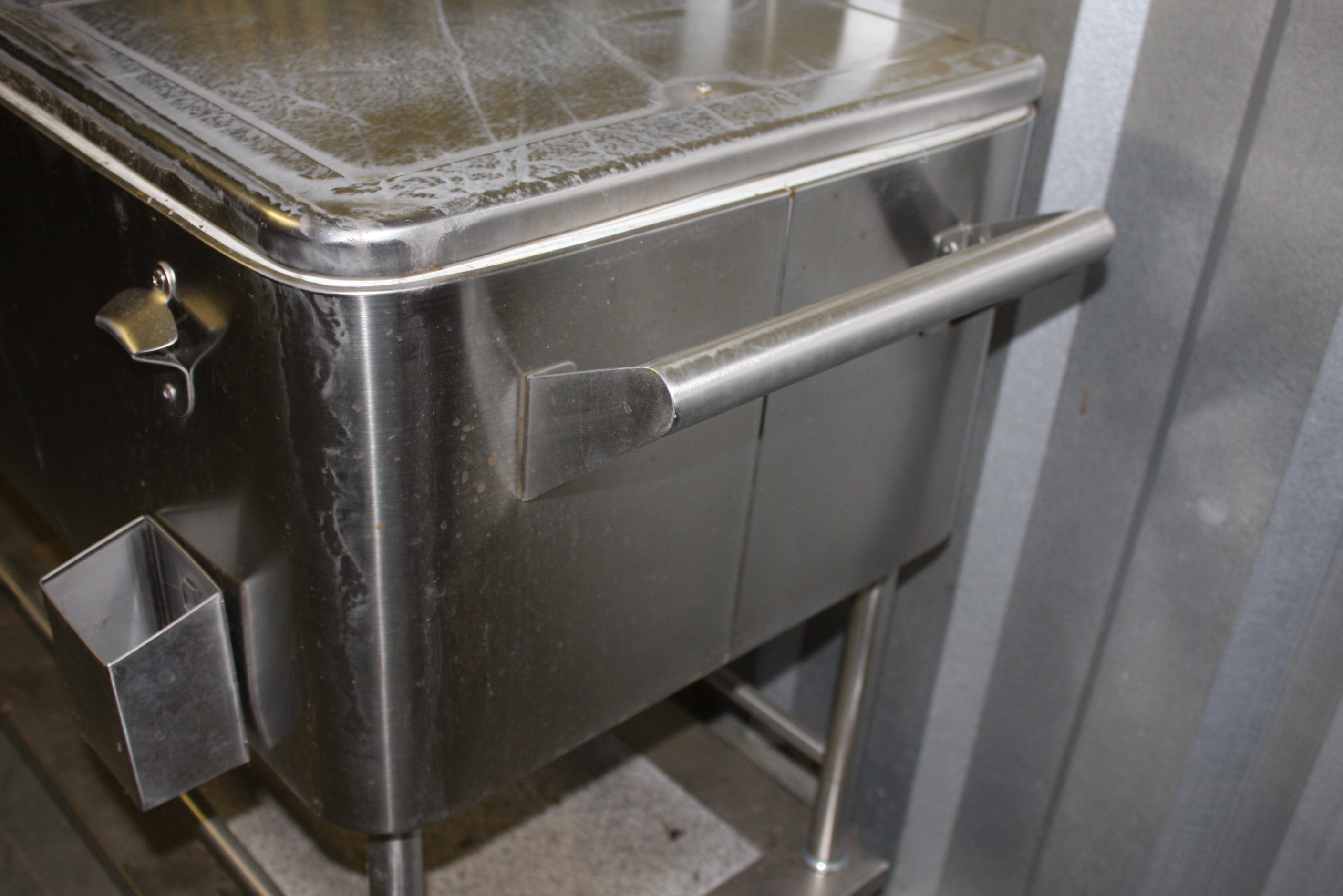 Metal Cooler Rolling Cart