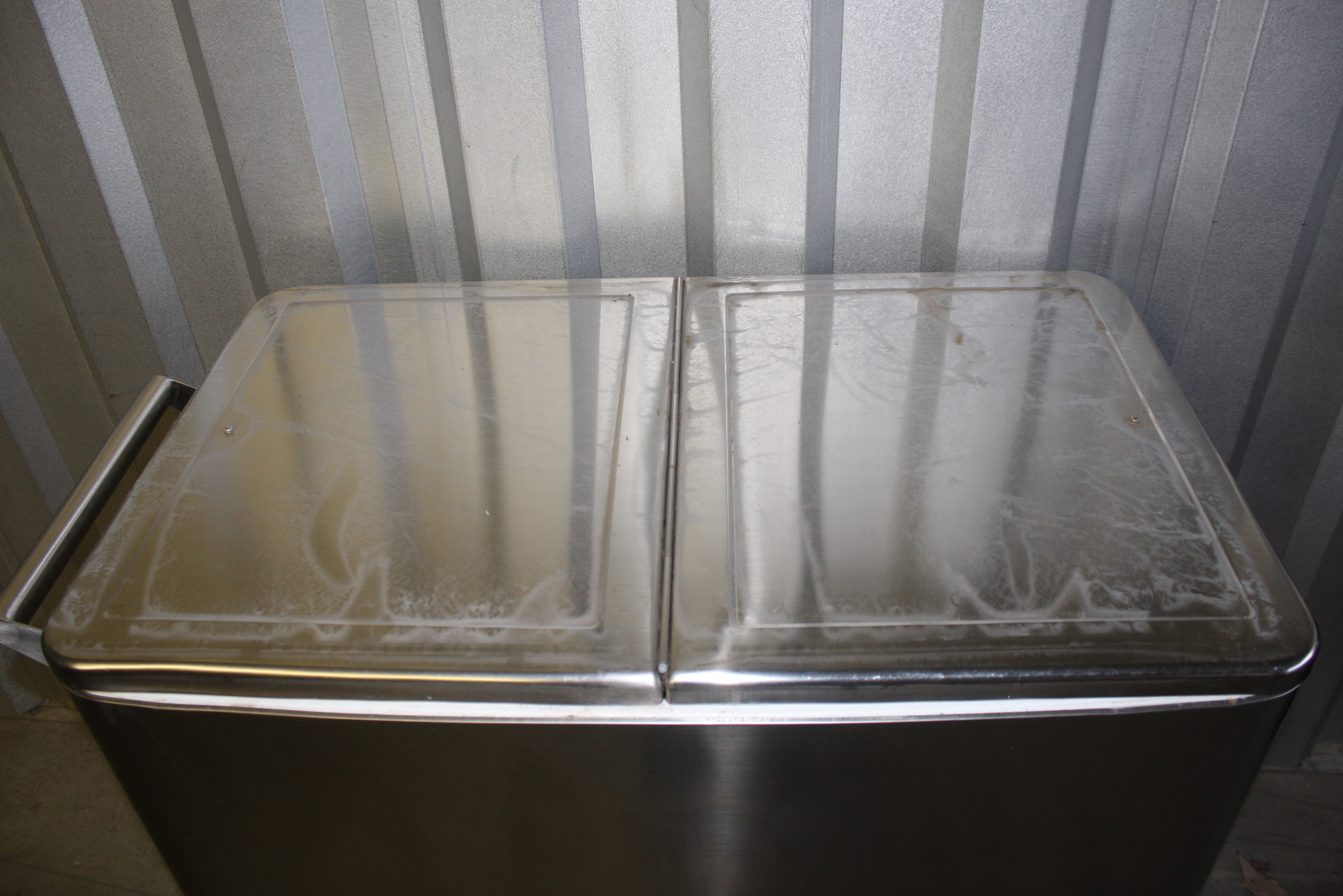 Metal Cooler Rolling Cart