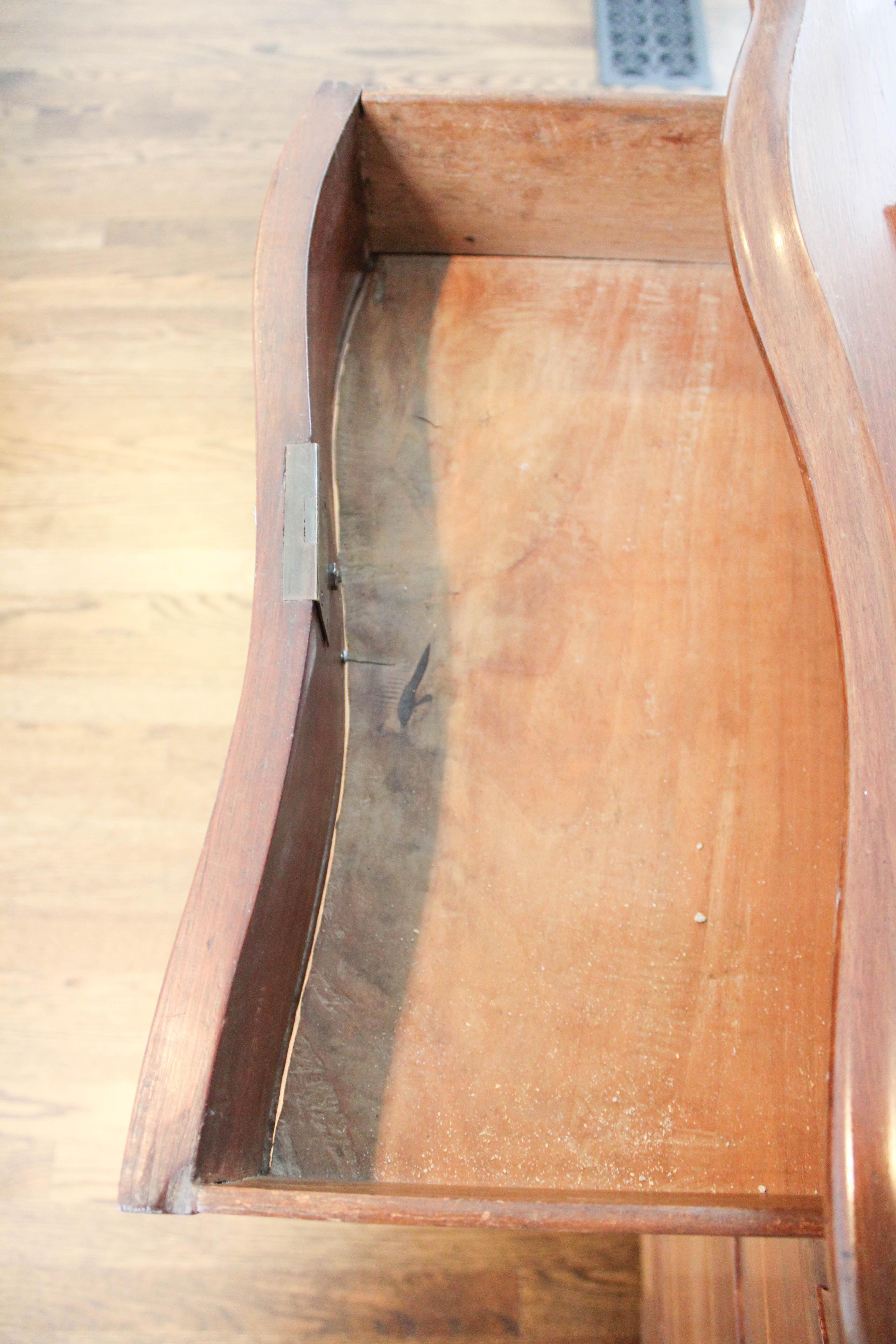 Antique Cherry Chest of Drawers with Lightwood Inlay Borders