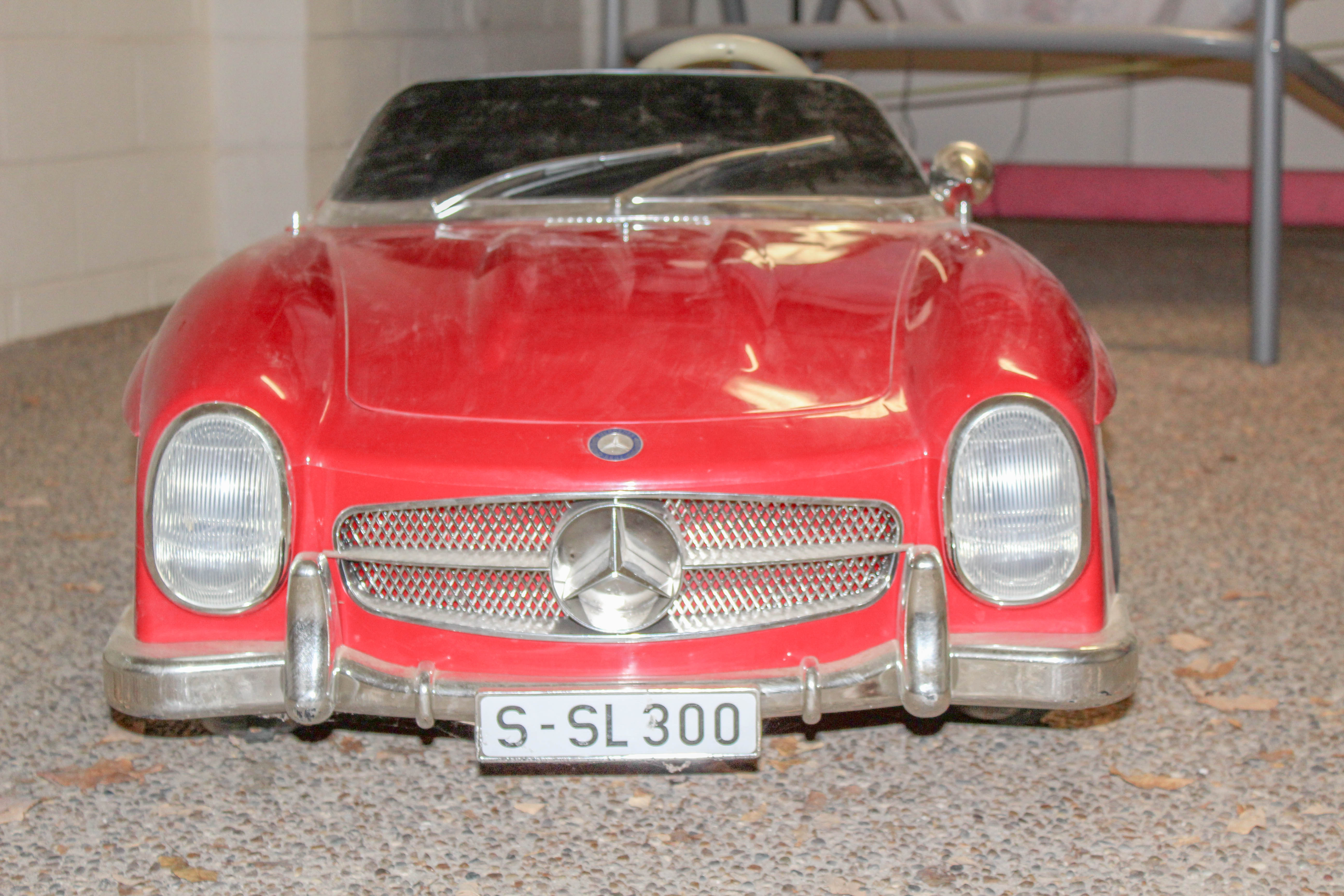 Kid Trax Mercedes-Benz SL300 Electric Ride-On Children's Car