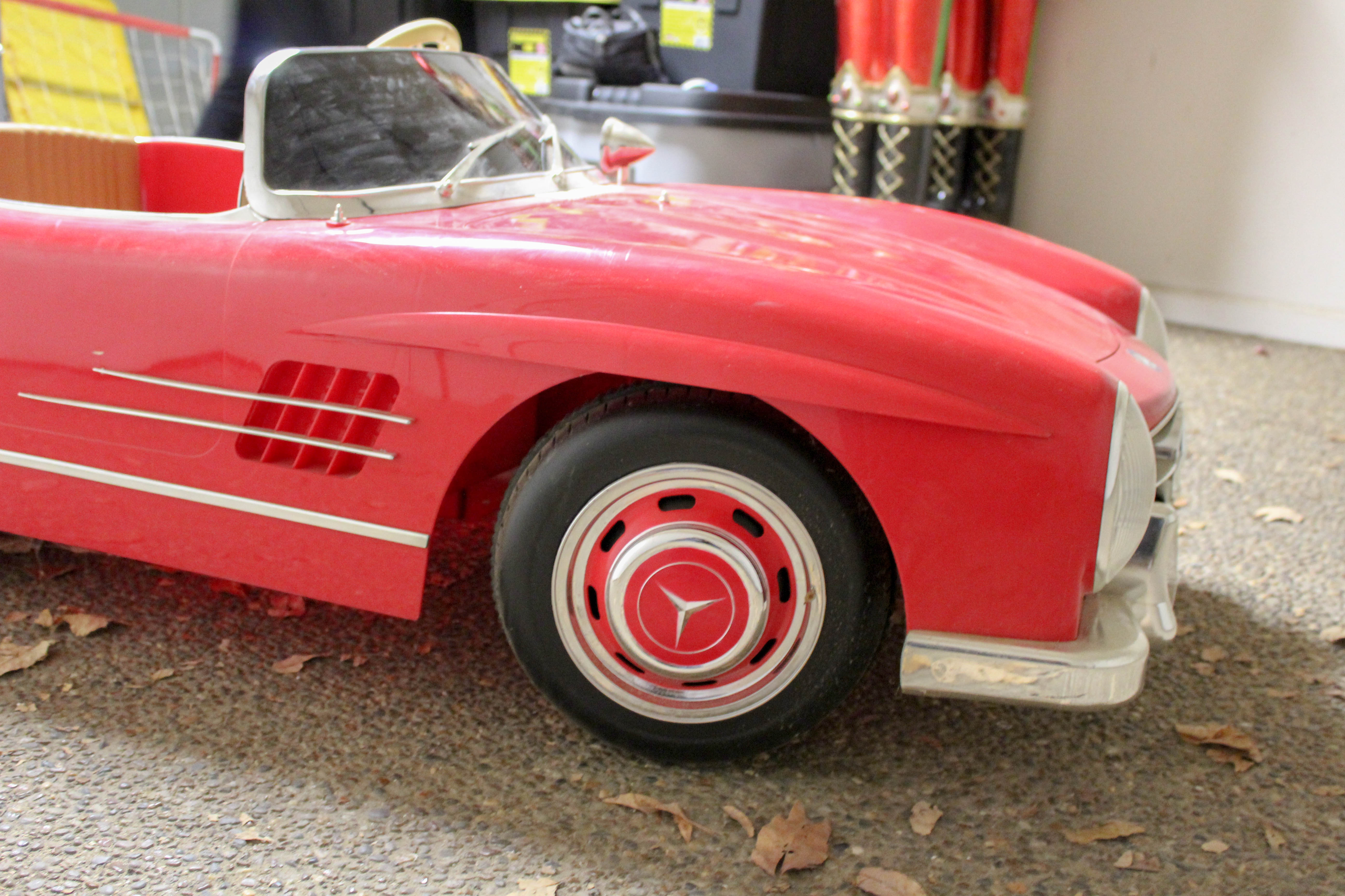 Kid Trax Mercedes-Benz SL300 Electric Ride-On Children's Car