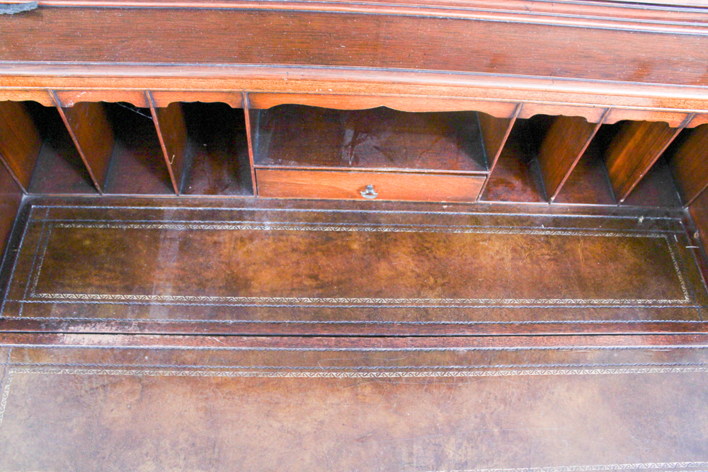 Beacon Hill Collection Federal Style China Cabinet