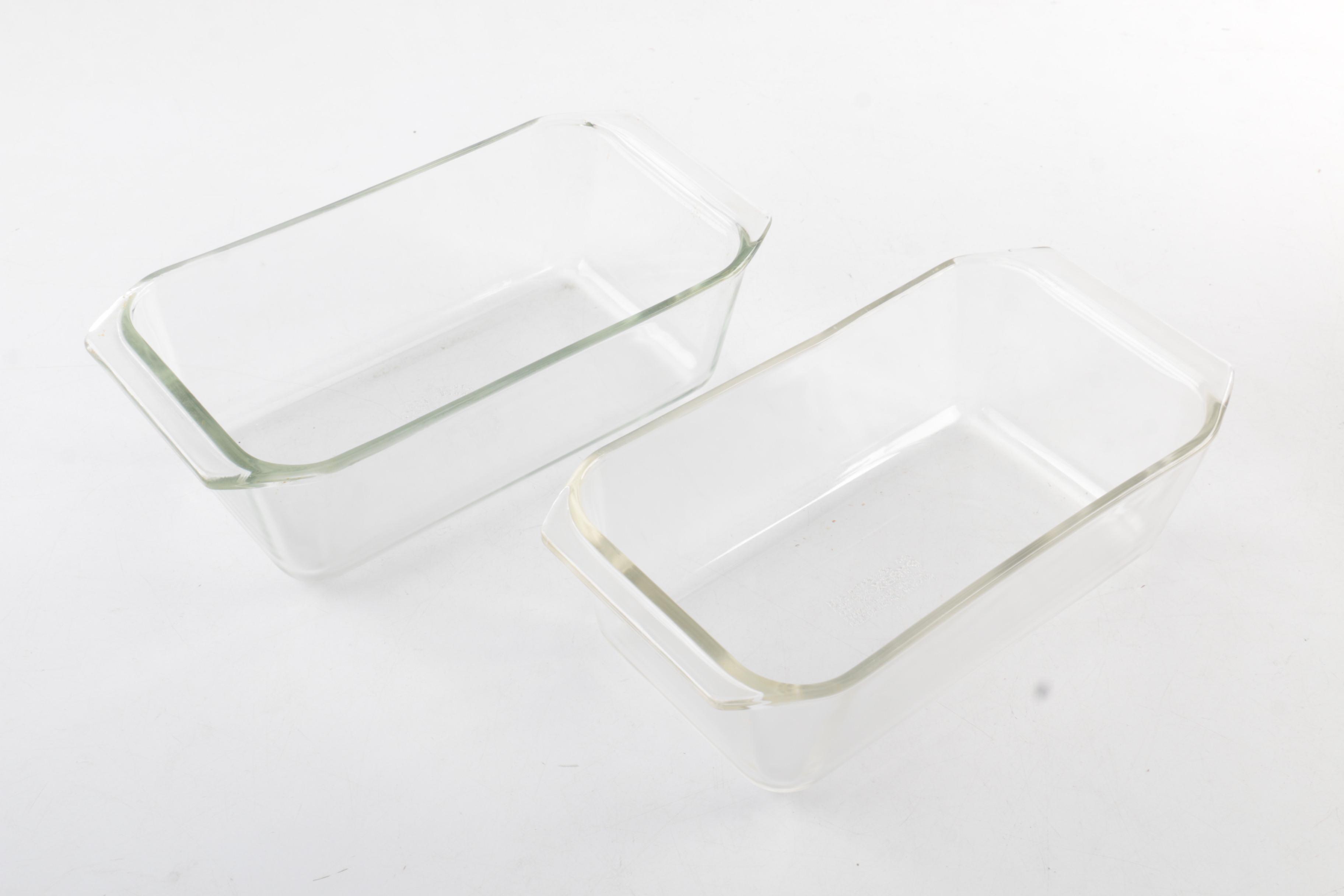 Bakeware and Cookbooks Featuring Pyrex