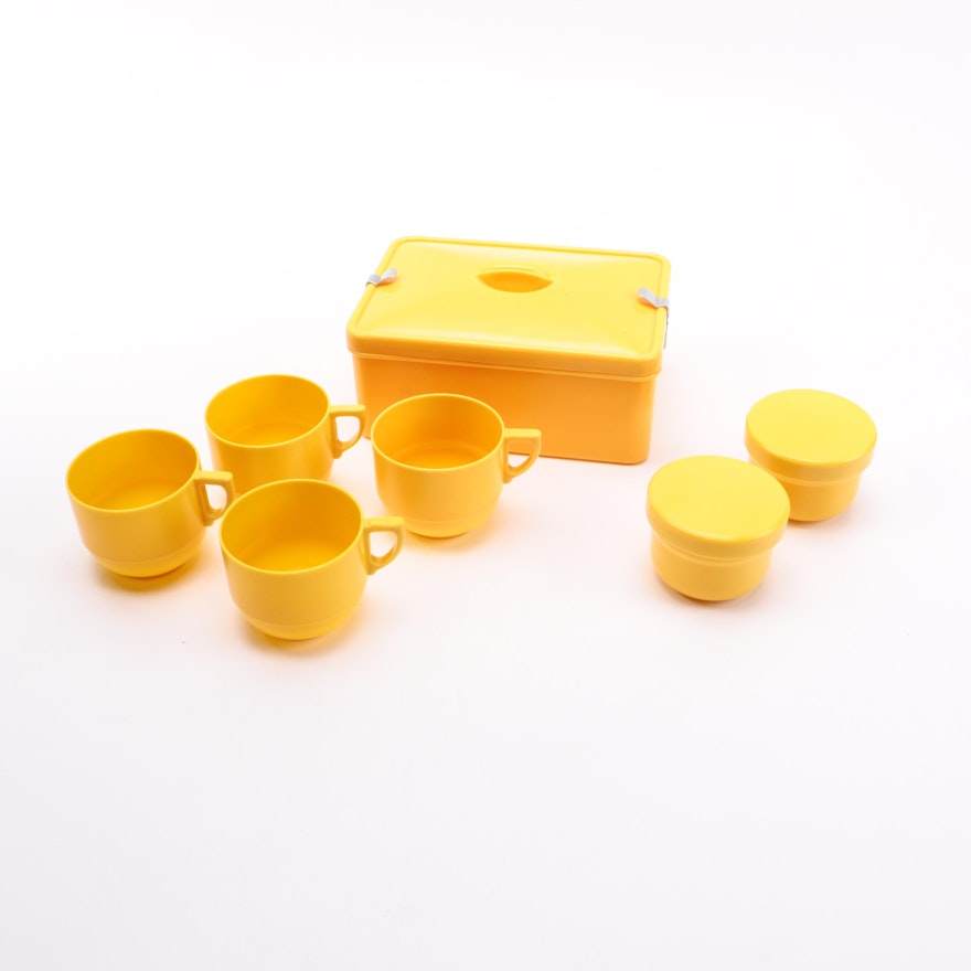 Coracle Plastic Cups and Containers