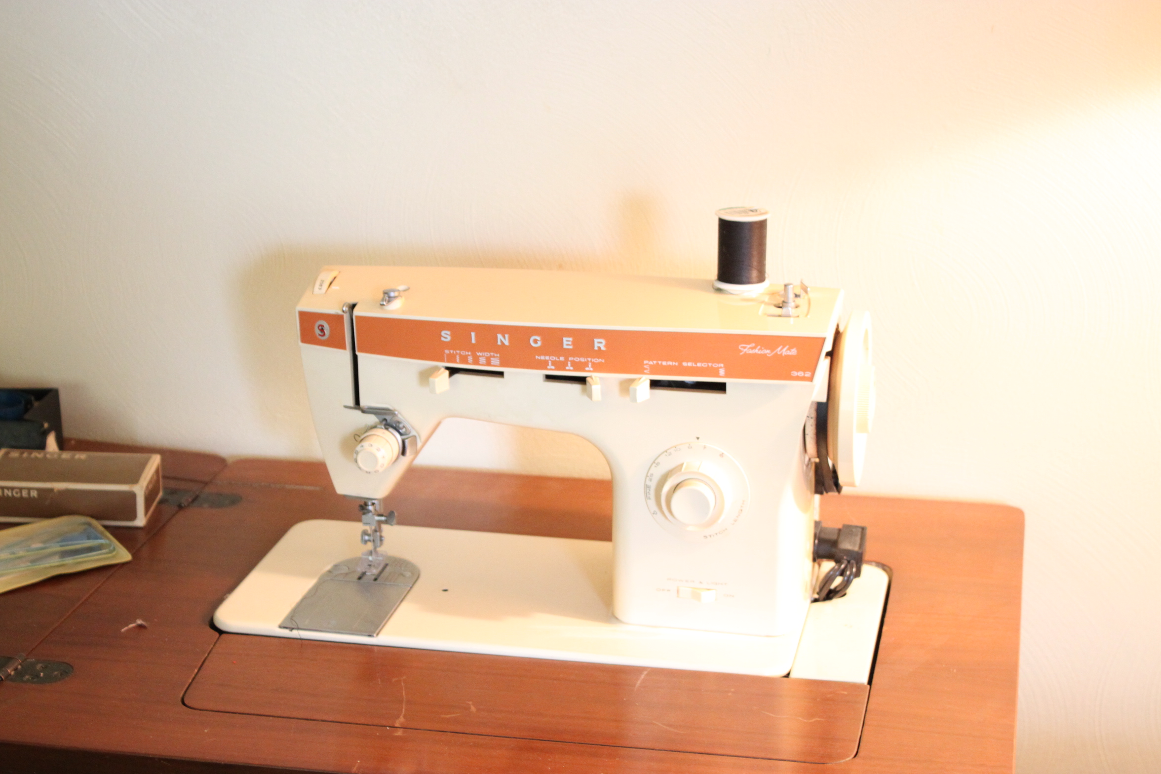 Vintage Singer Sewing Machine and Table