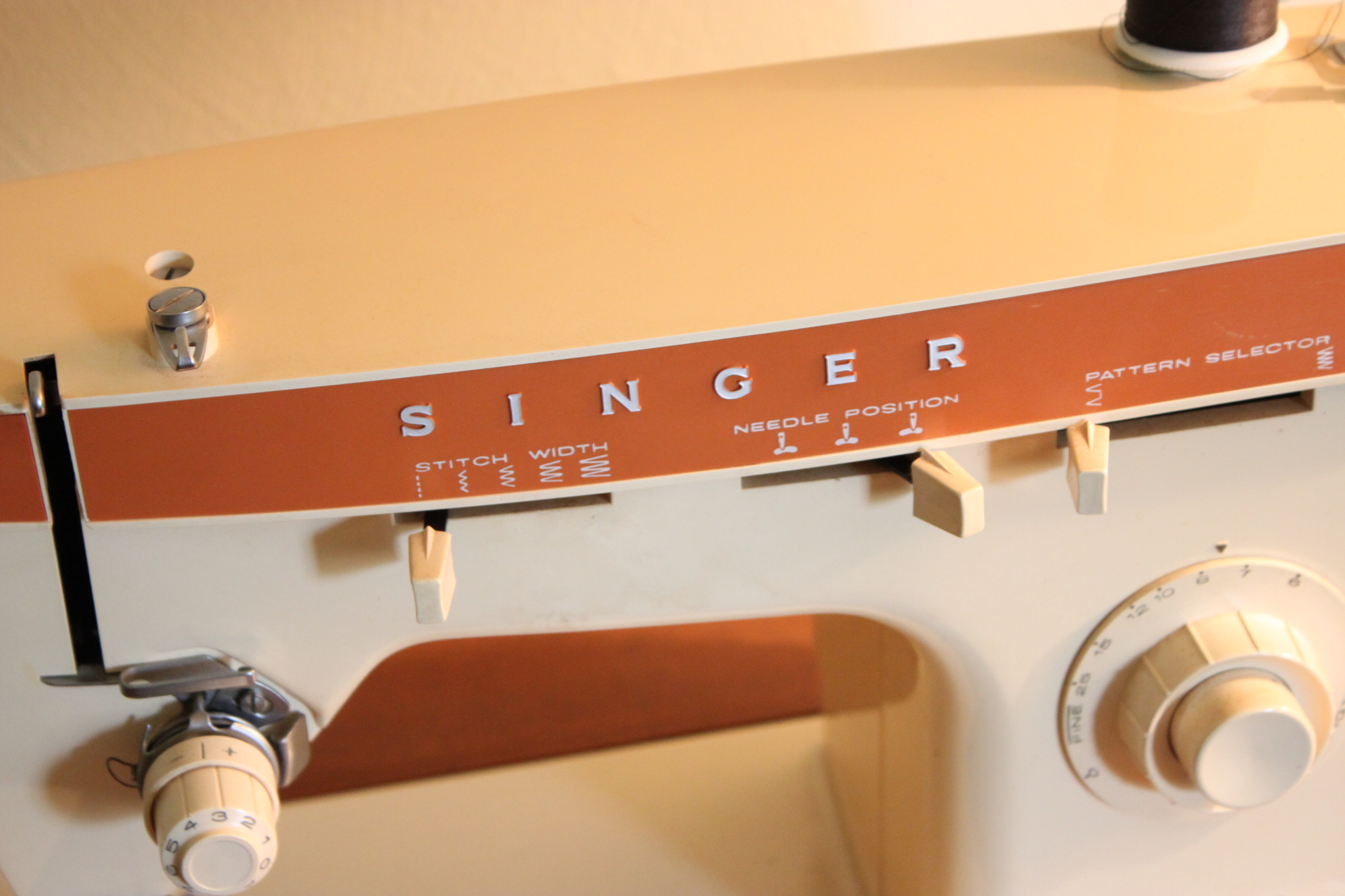 Vintage Singer Sewing Machine and Table