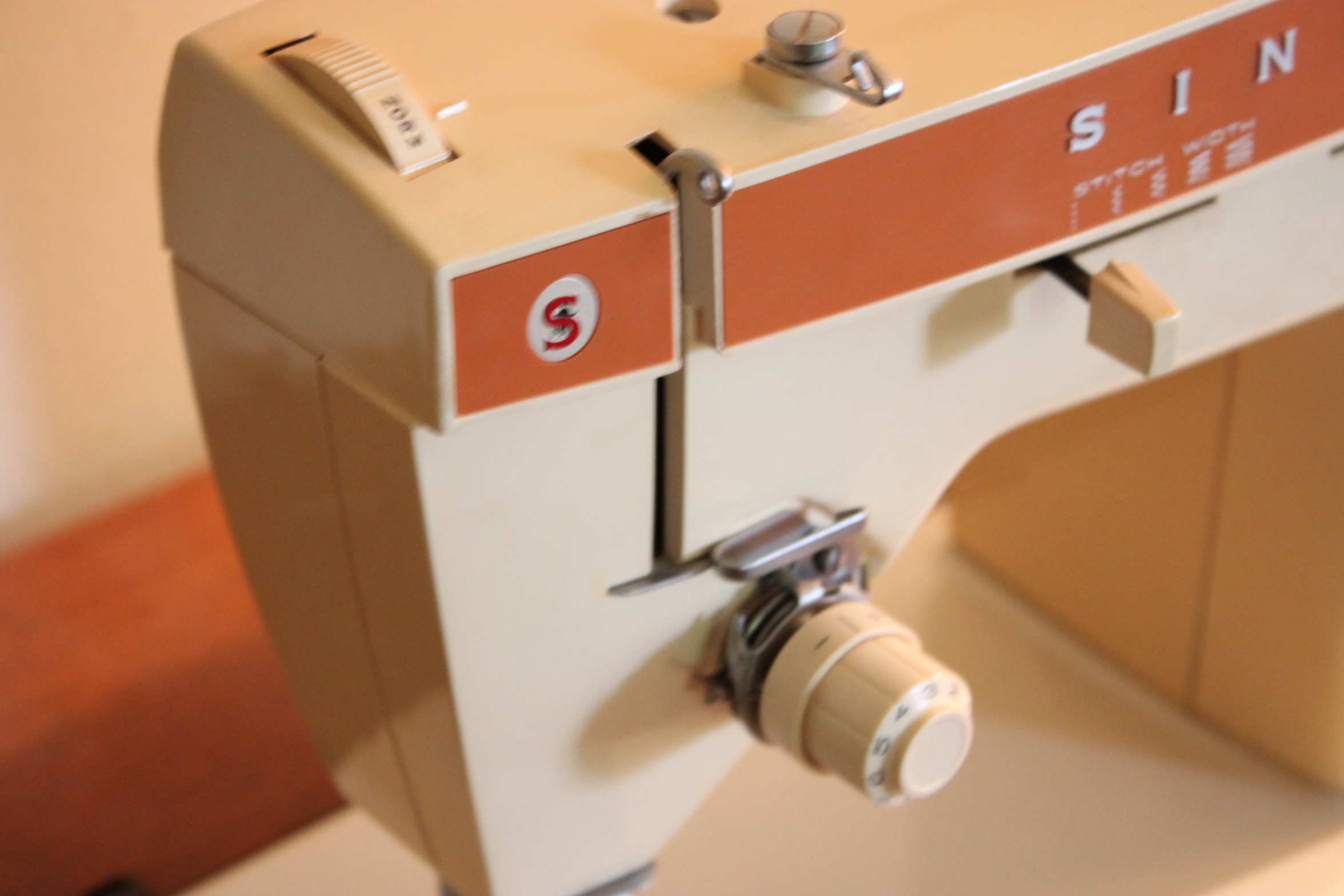 Vintage Singer Sewing Machine and Table