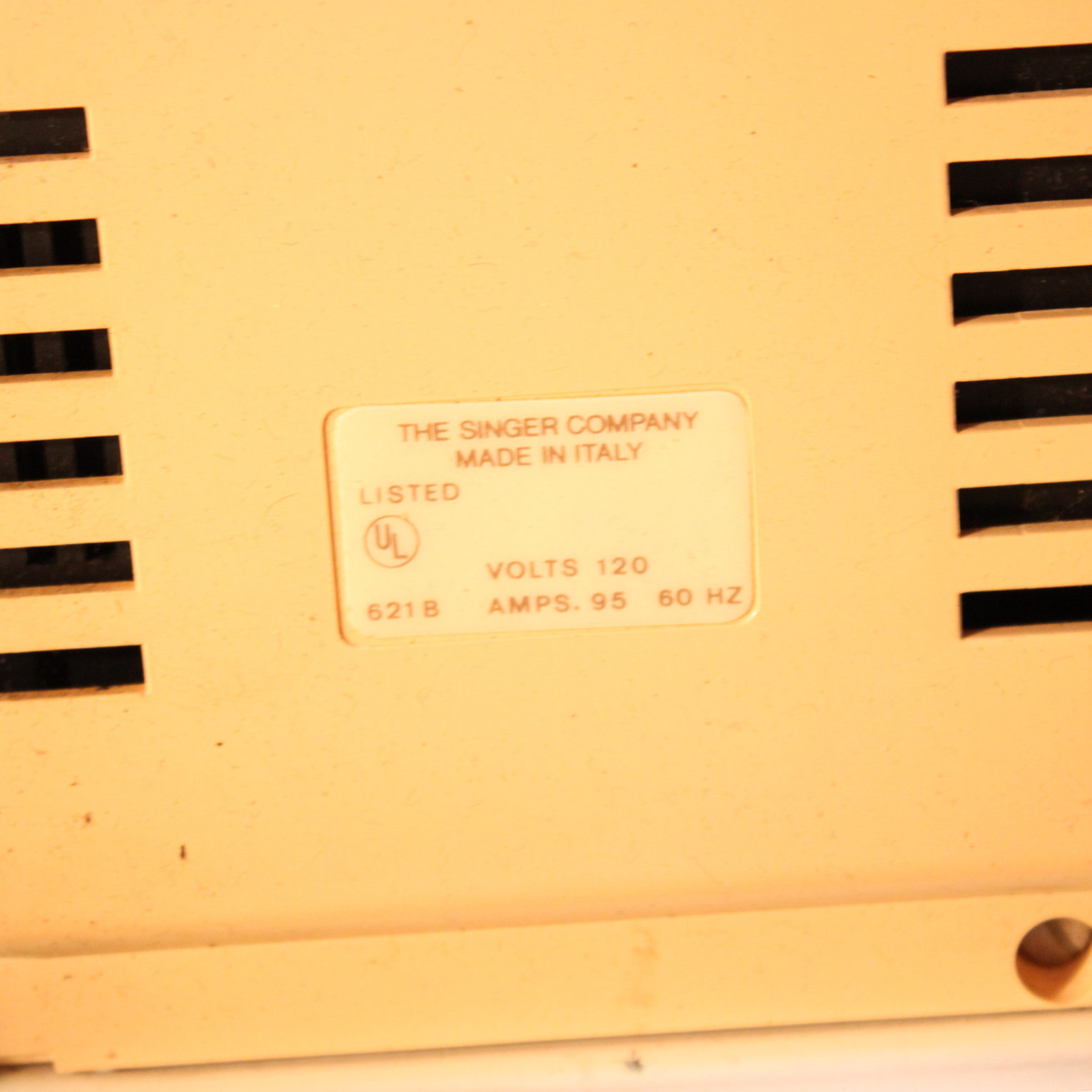 Vintage Singer Sewing Machine and Table