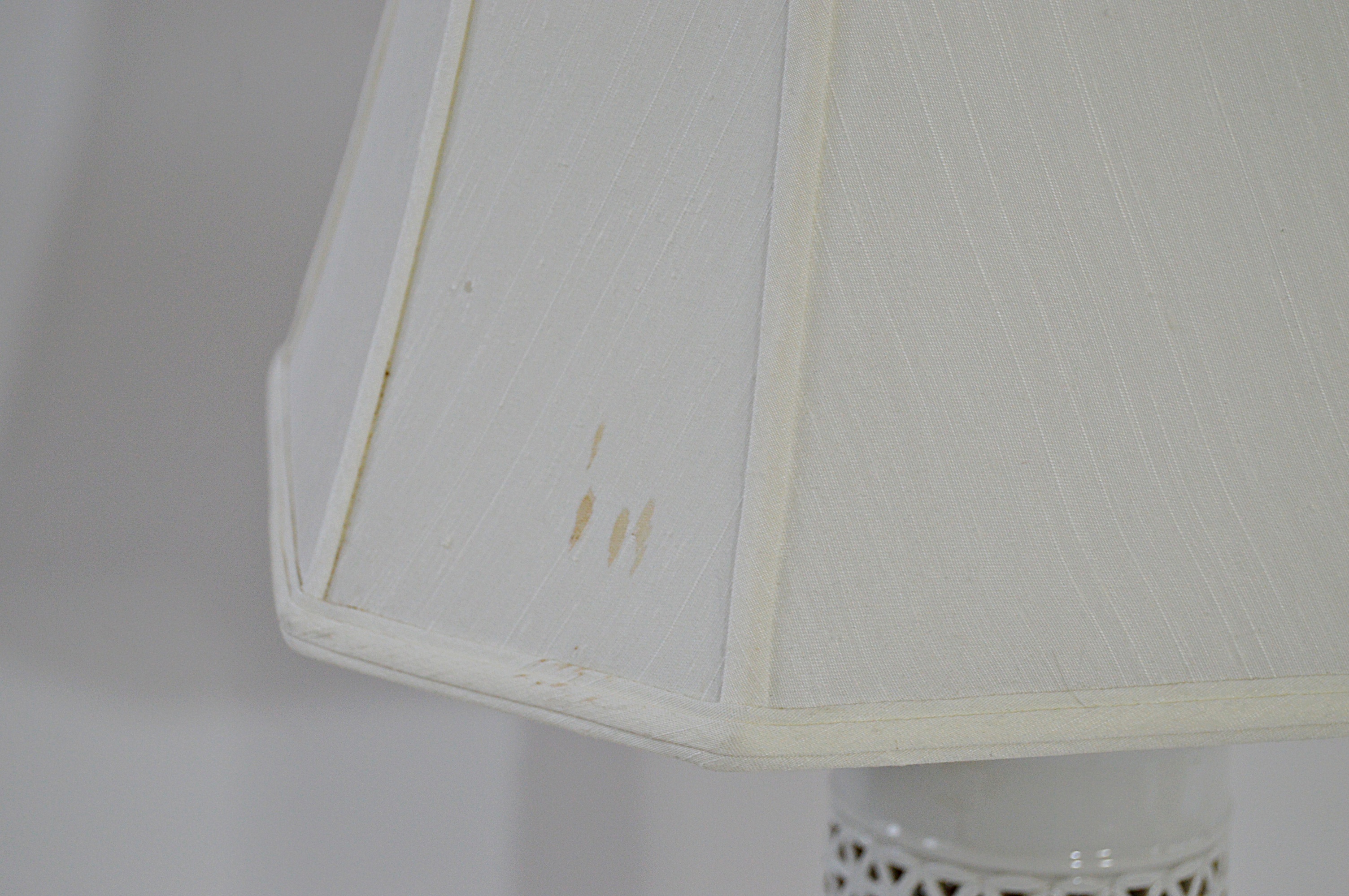 Chinoiserie Style White Porcelain Table Lamp