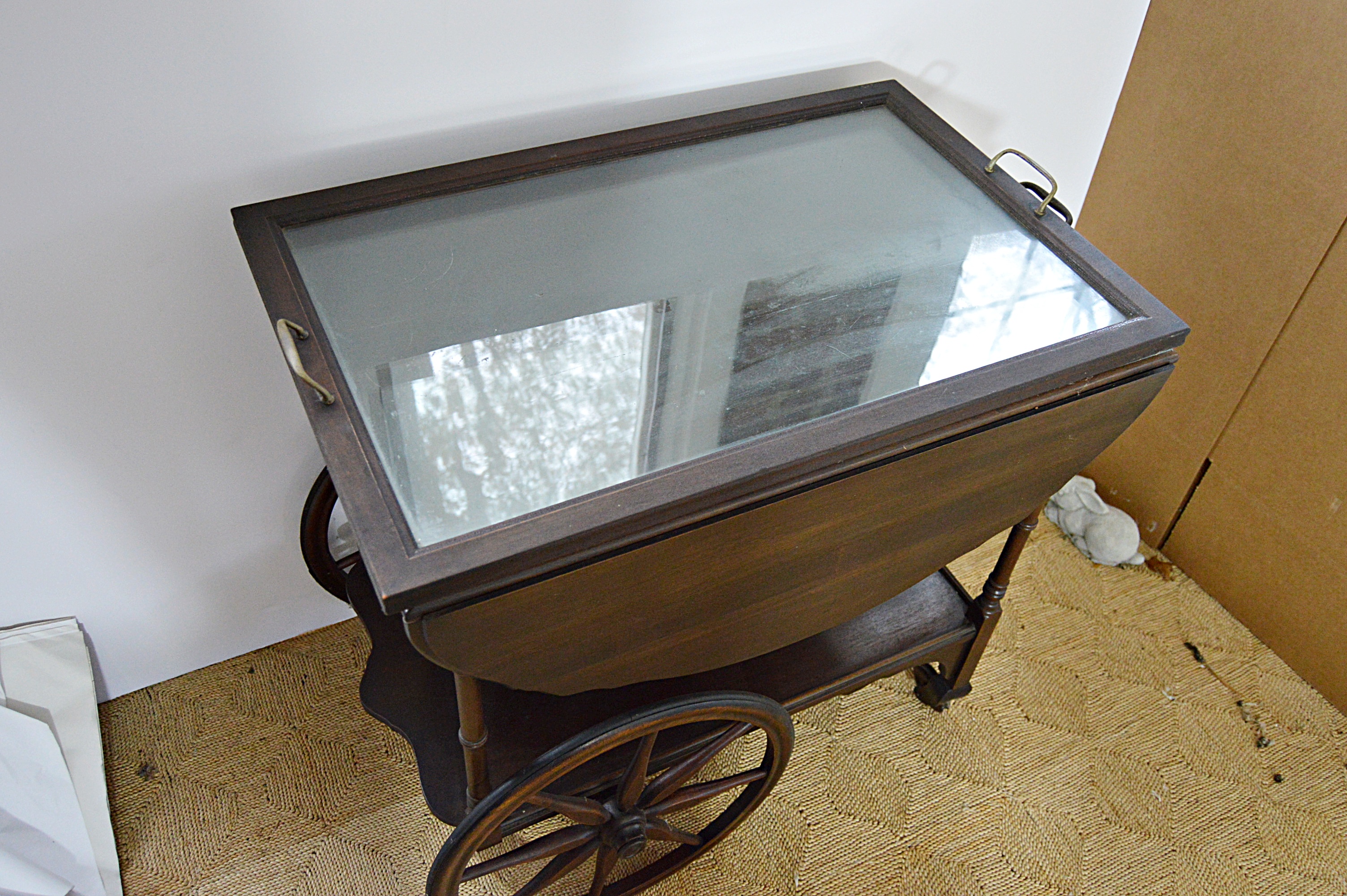 Traditional Mahogany Tea Cart with Tray
