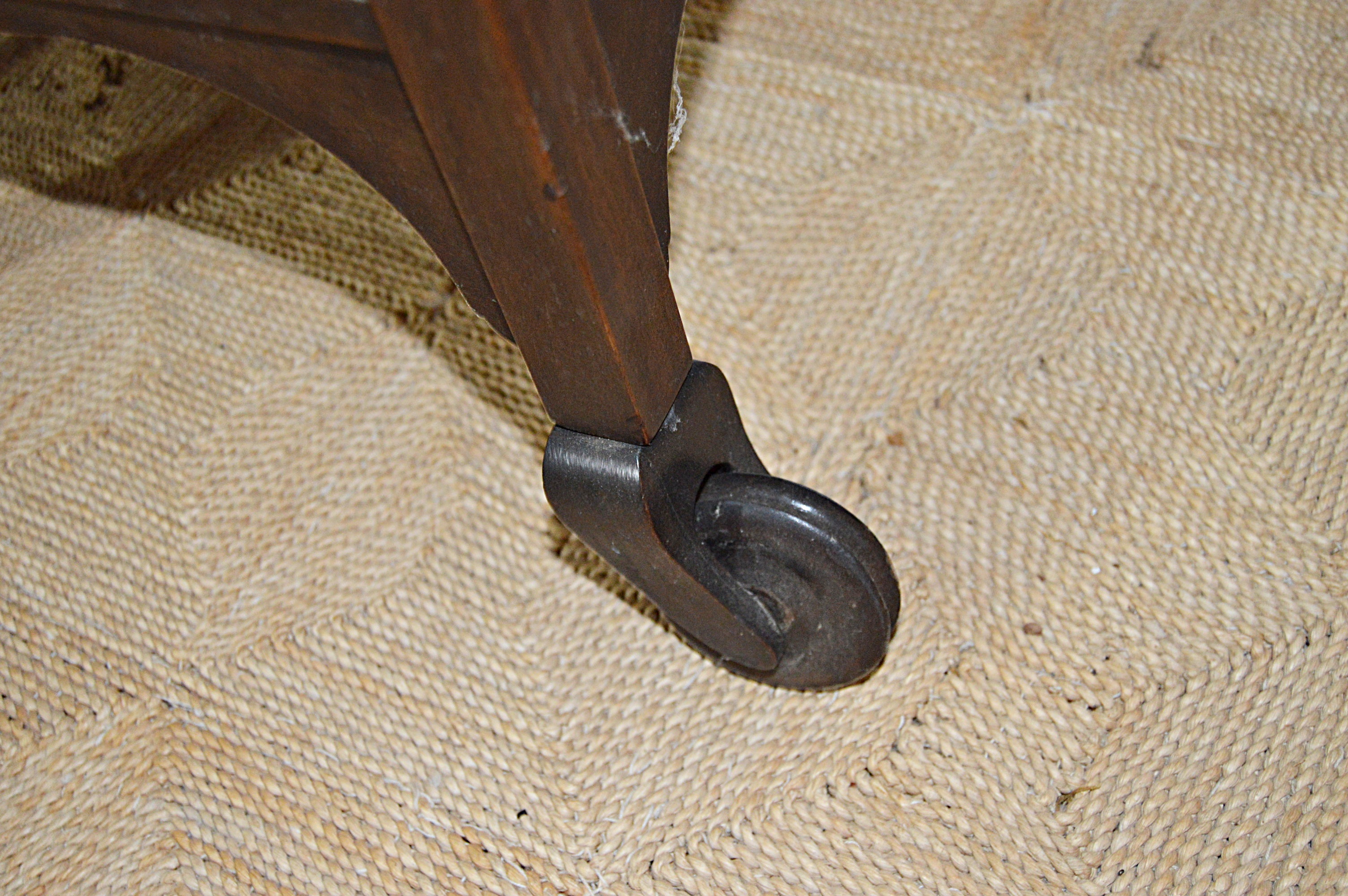 Traditional Mahogany Tea Cart with Tray