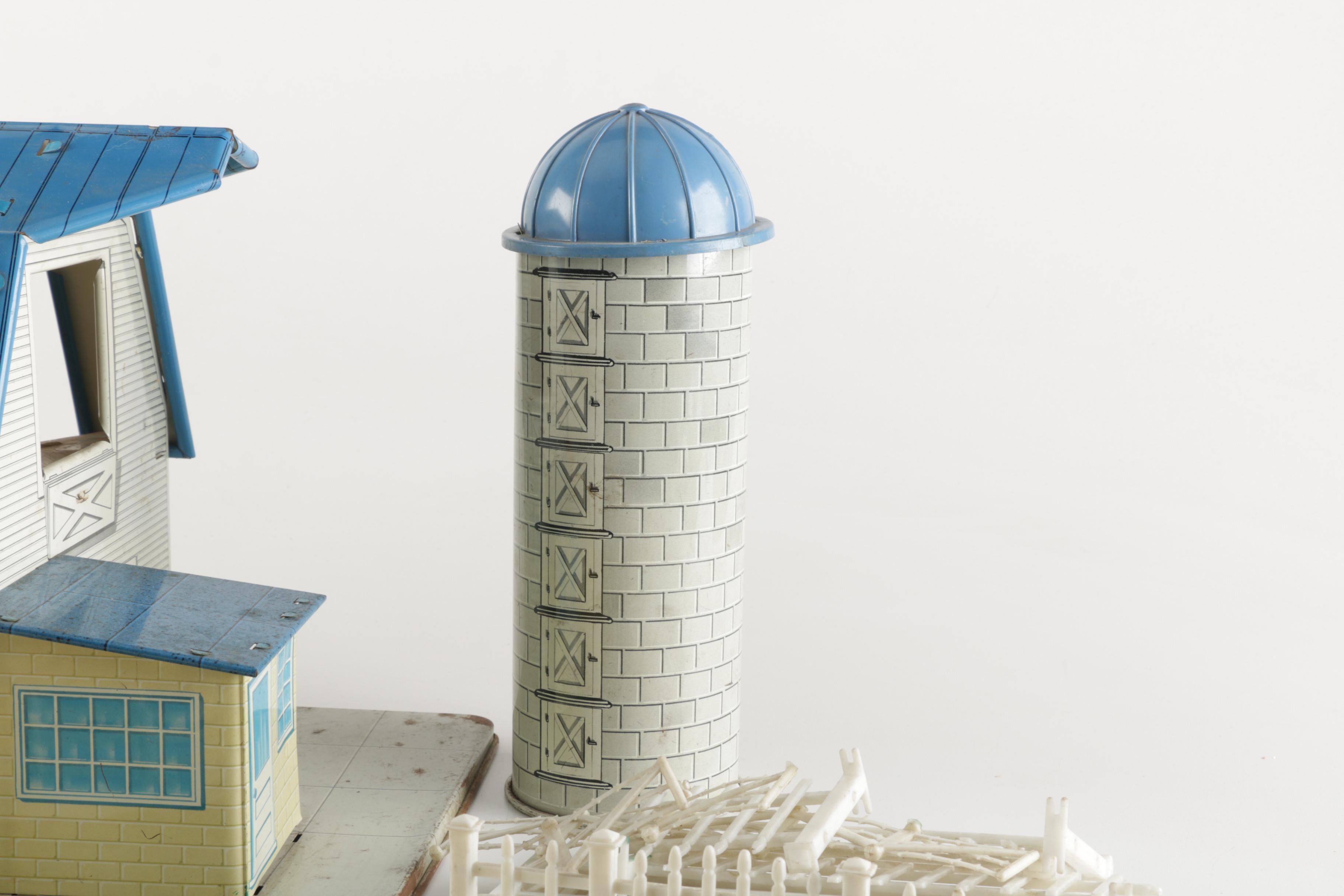 1950s Marx Tin Litho Barn with Plastic Accessories