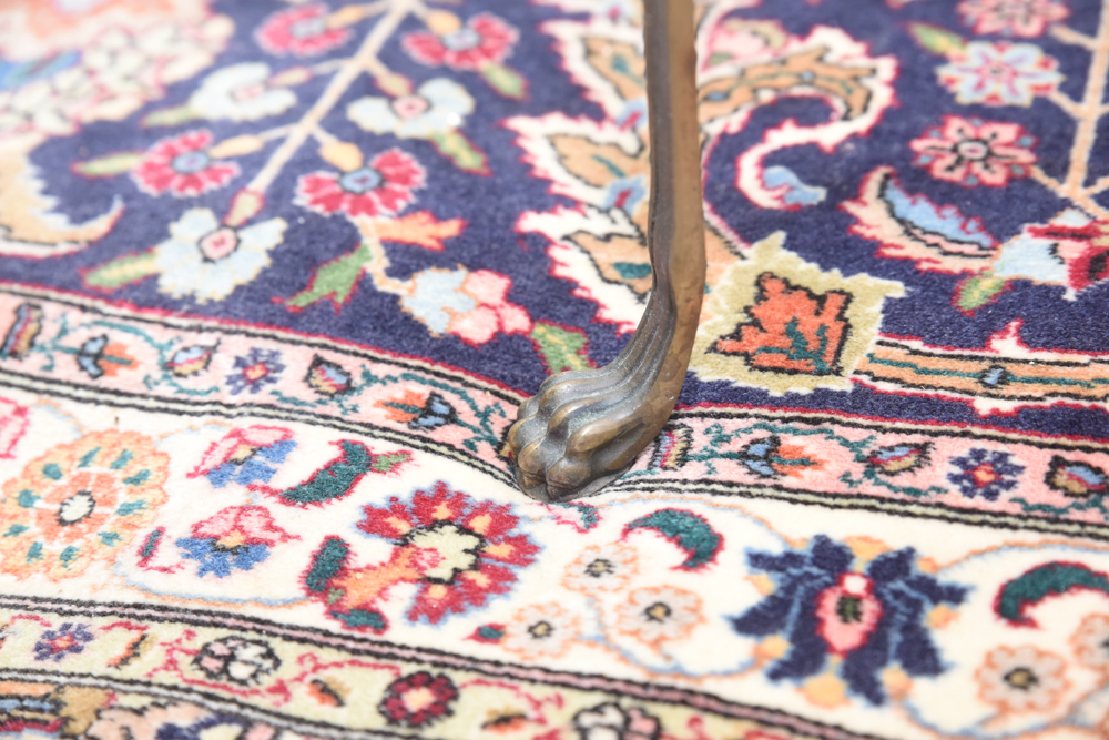 Vintage Neoclassical Style End Table